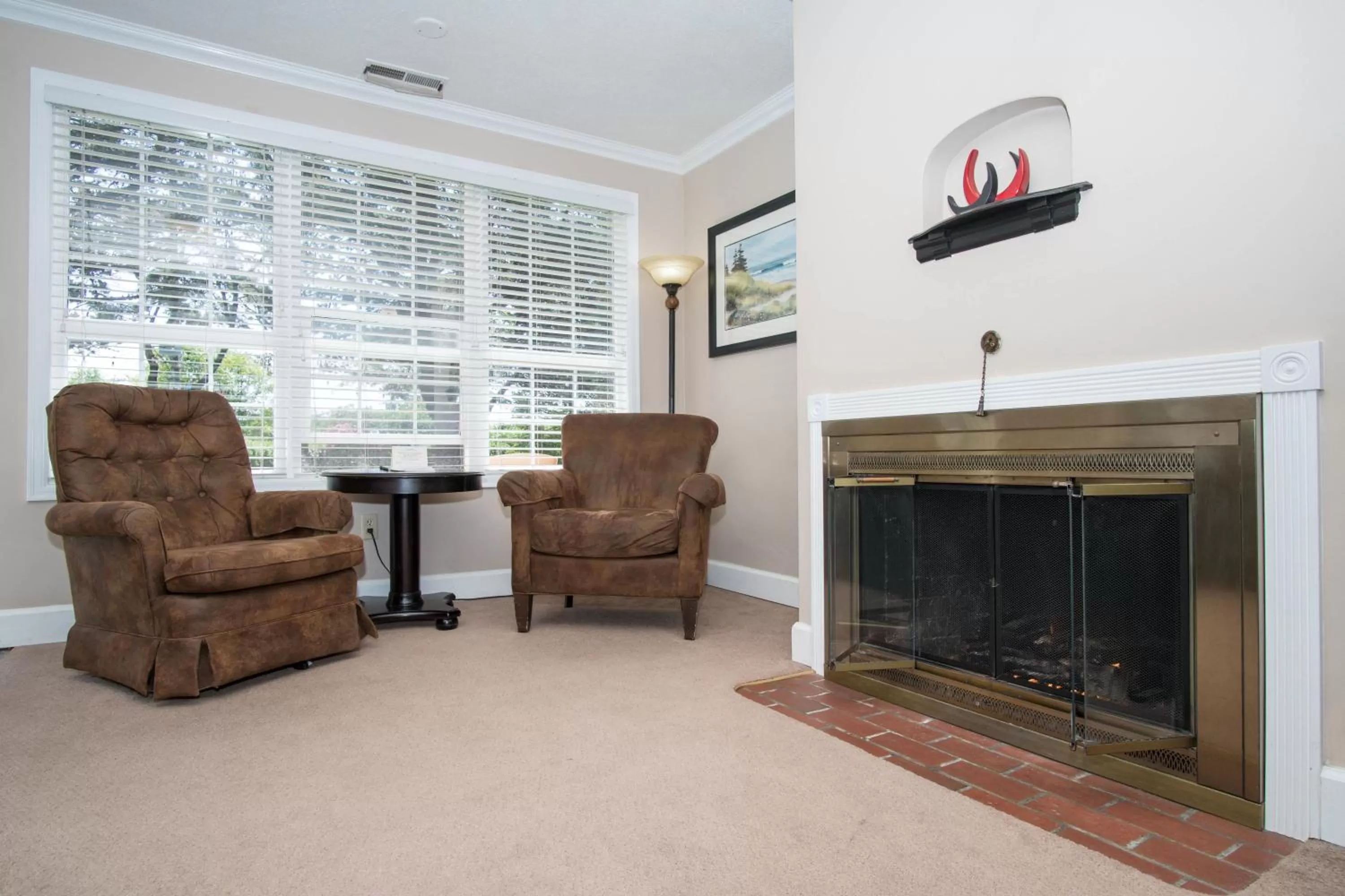 Seating Area in Ecola Creek Lodge