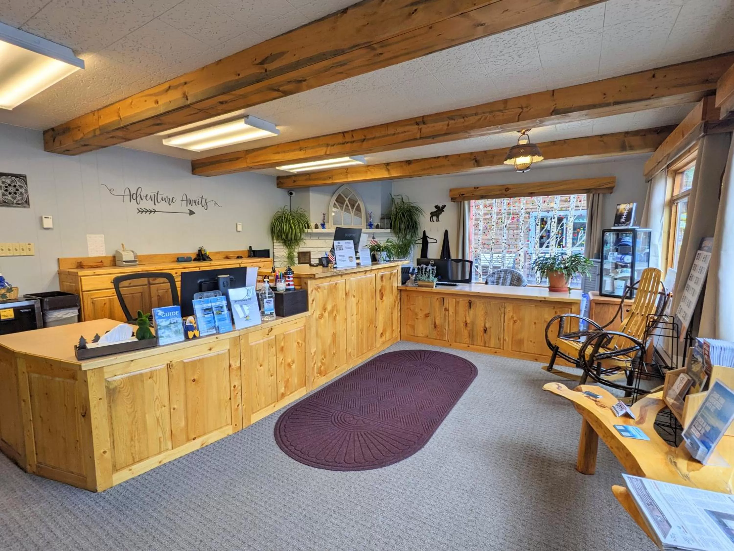 Lobby or reception in Western Riviera Lakeside Lodging