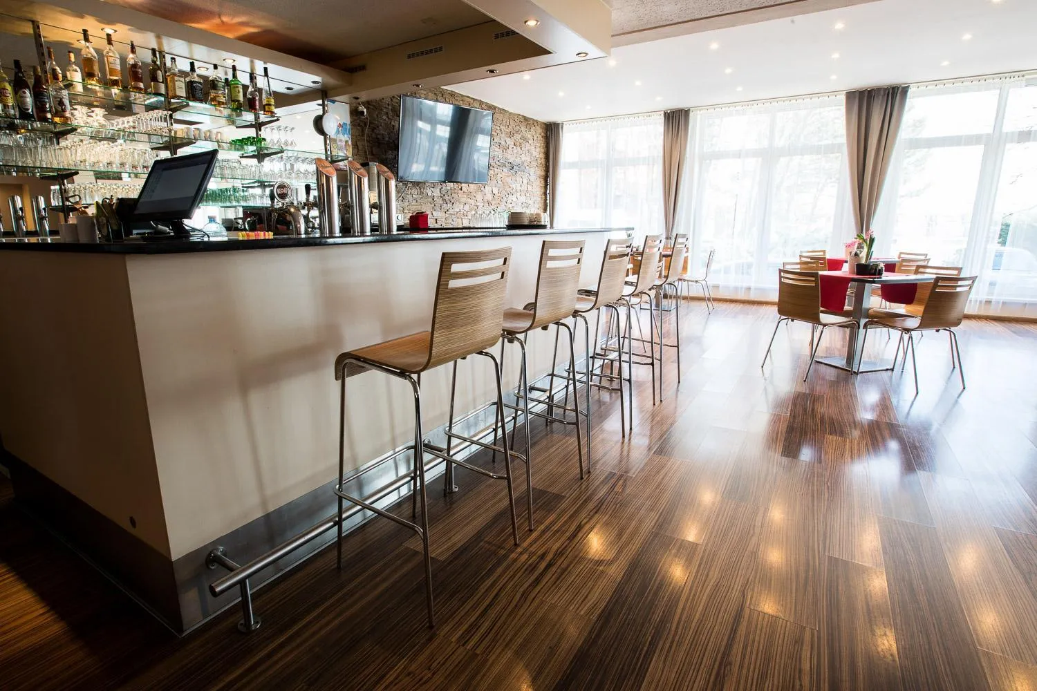 Restaurant/places to eat in A-Sport Hotel