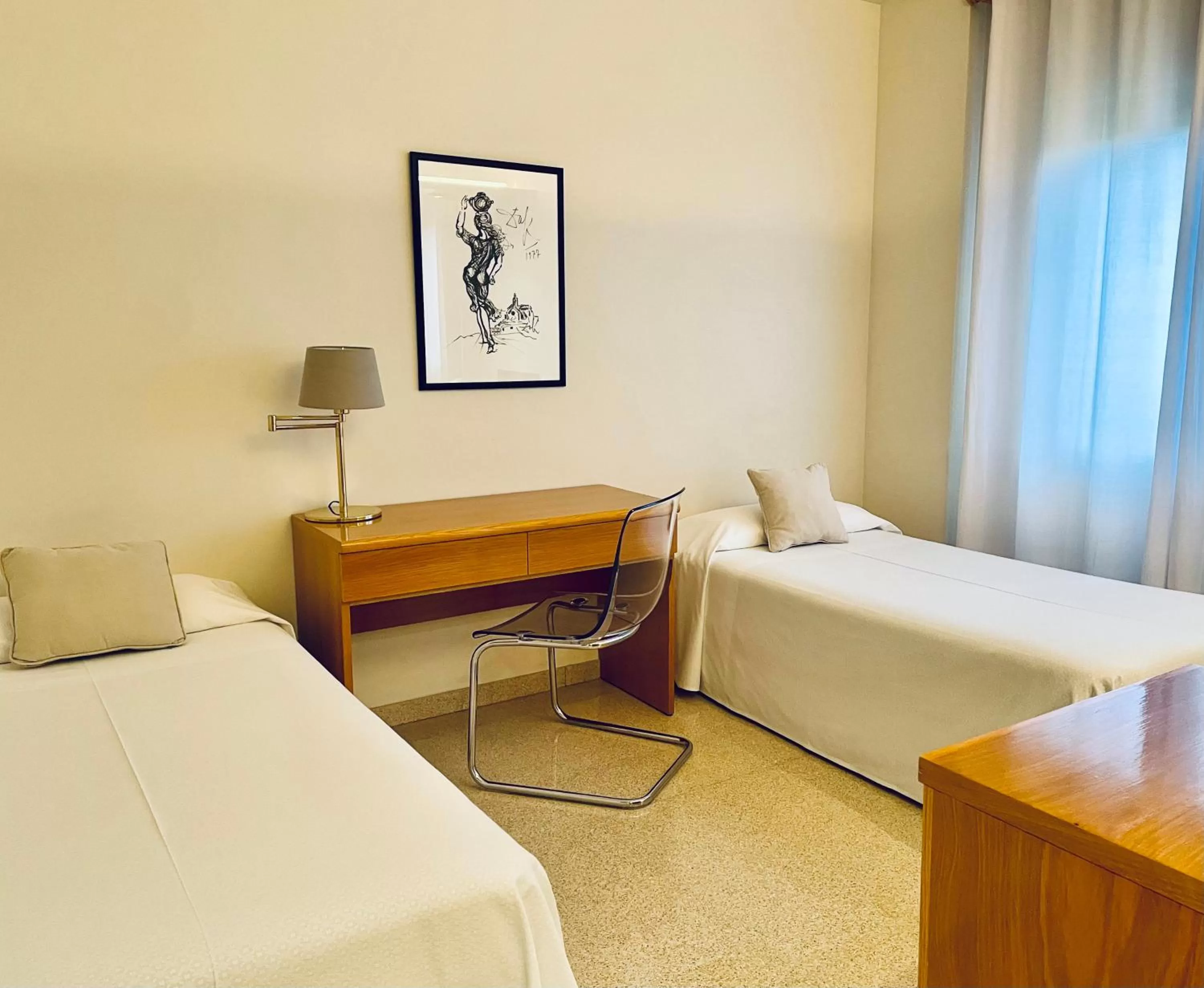 Bedroom, Bed in Hotel Restaurant Bon Retorn