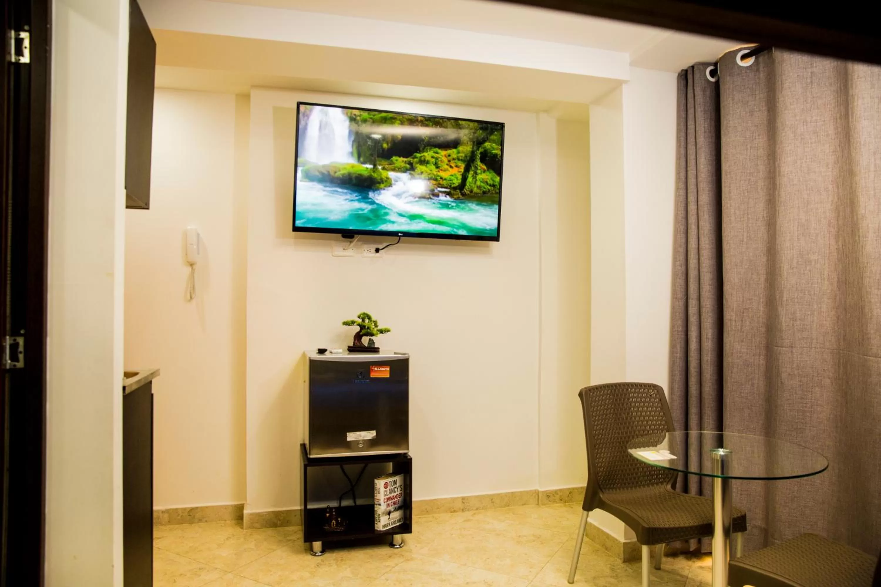 Decorative detail in Hollywood Beach Suite