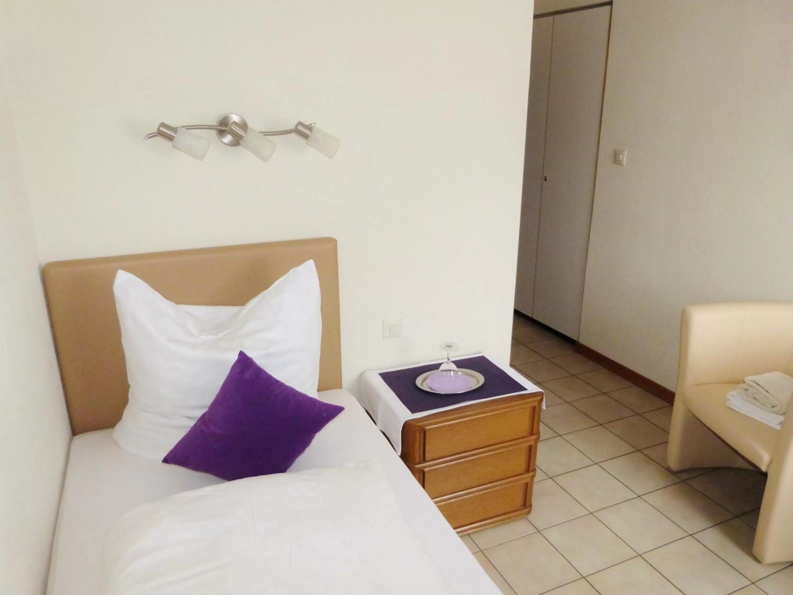 Standard Single Room in Hotel Rath