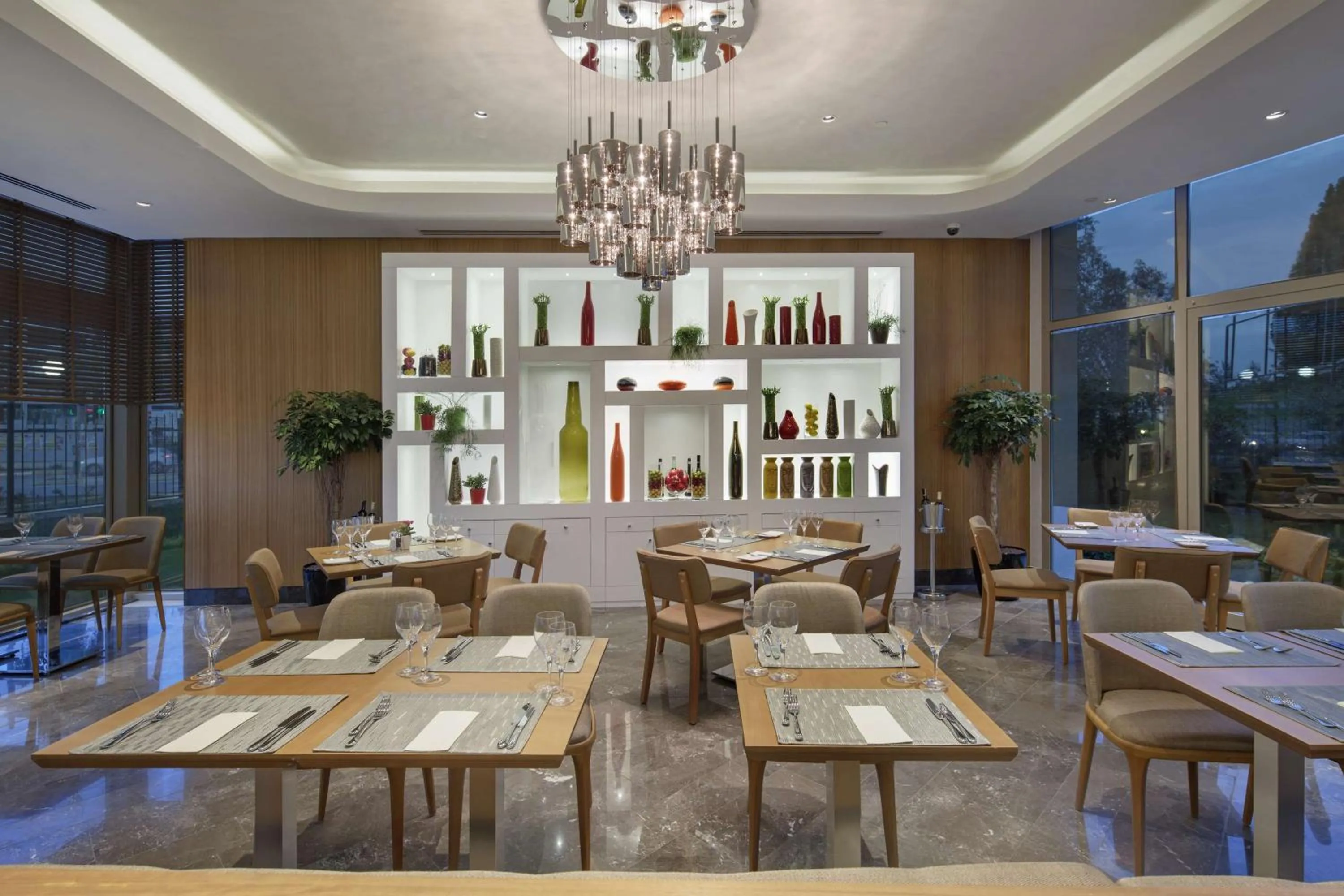 Restaurant/places to eat in DoubleTree by Hilton Hotel Istanbul - Tuzla