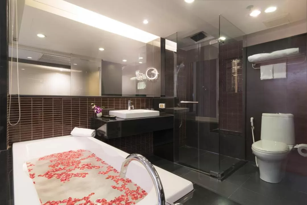 Bathroom, Bed in Furama Silom Hotel