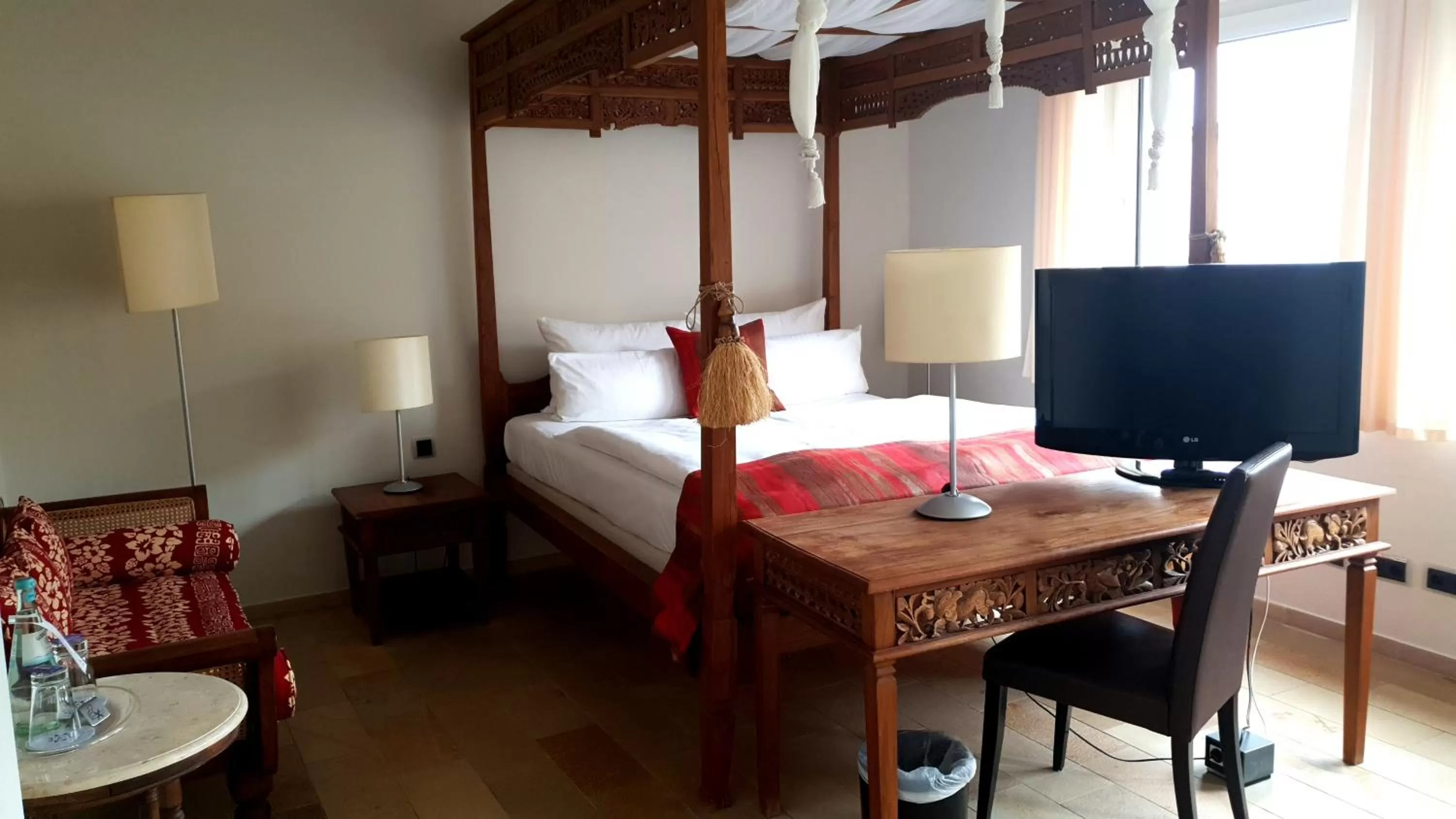 TV/Entertainment Center in Domaine Leidinger