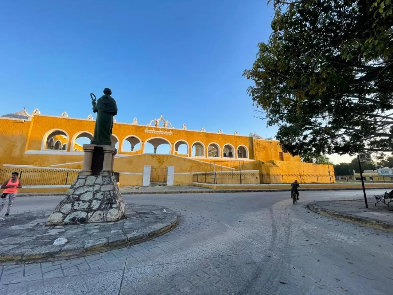 Nearby landmark, Property Building in Buenosdías Izamal