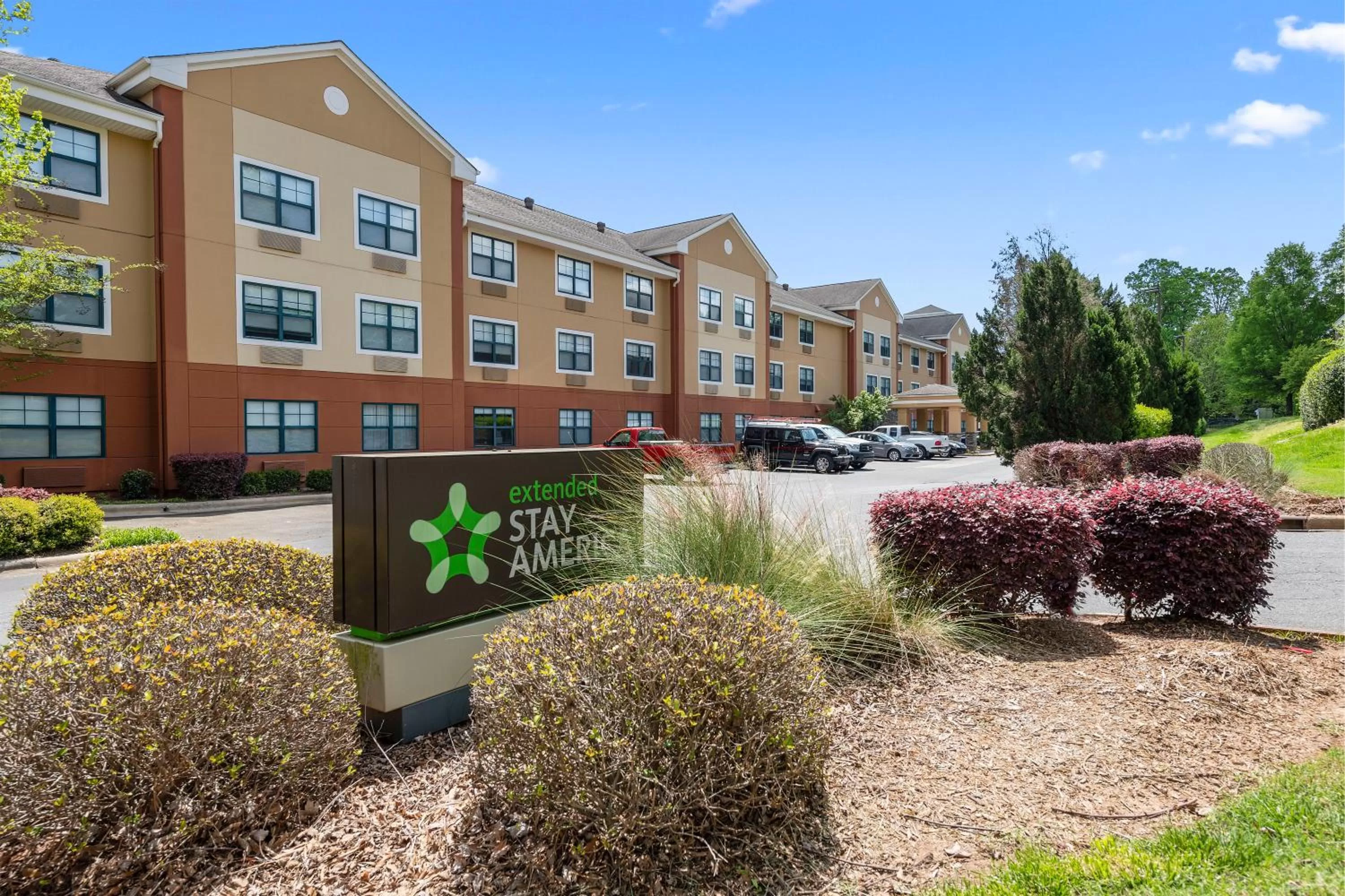 Property building in Extended Stay America Select Suites - Charlotte - Tyvola Rd