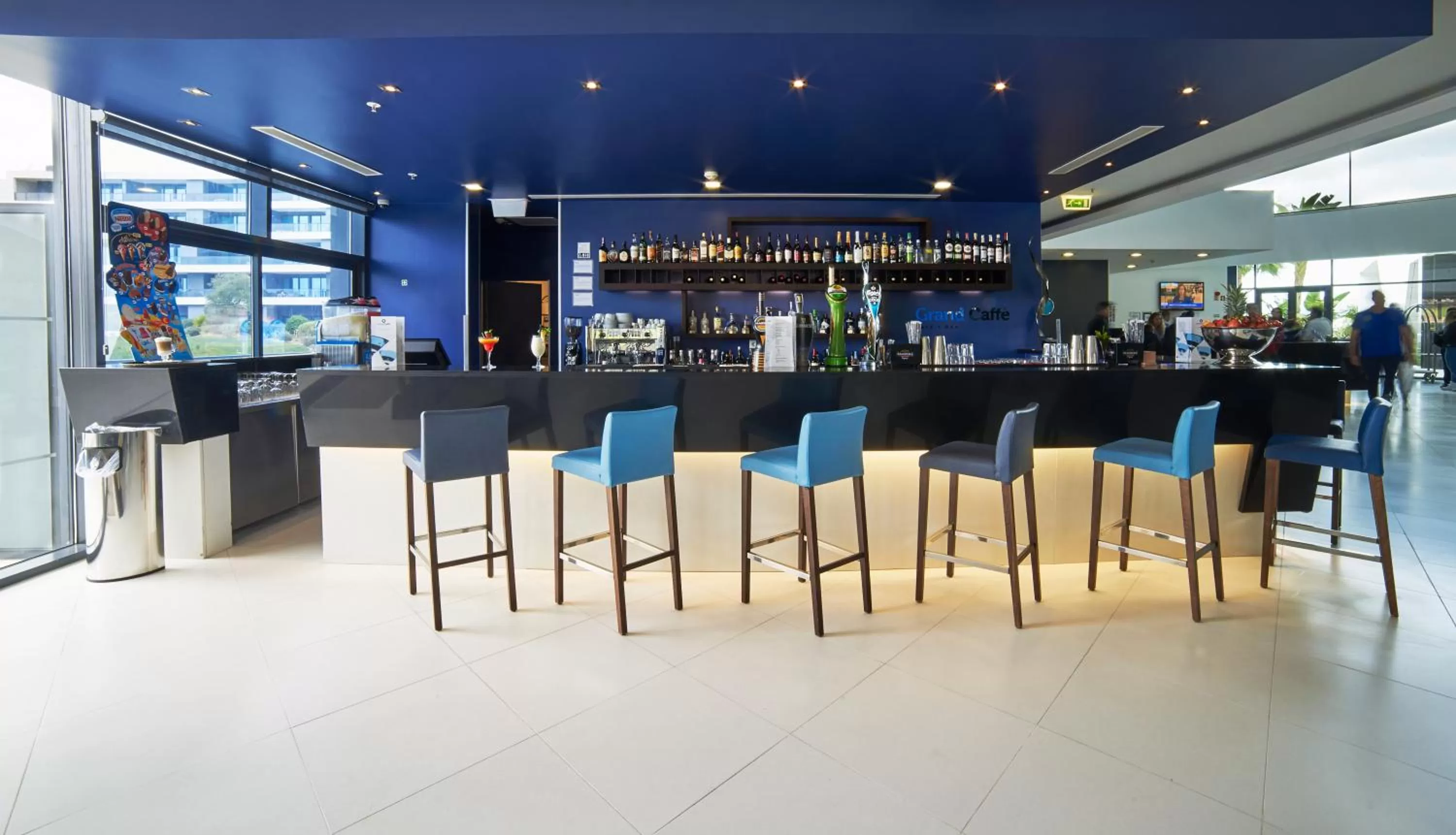Lounge or bar in RR Alvor Baía Resort