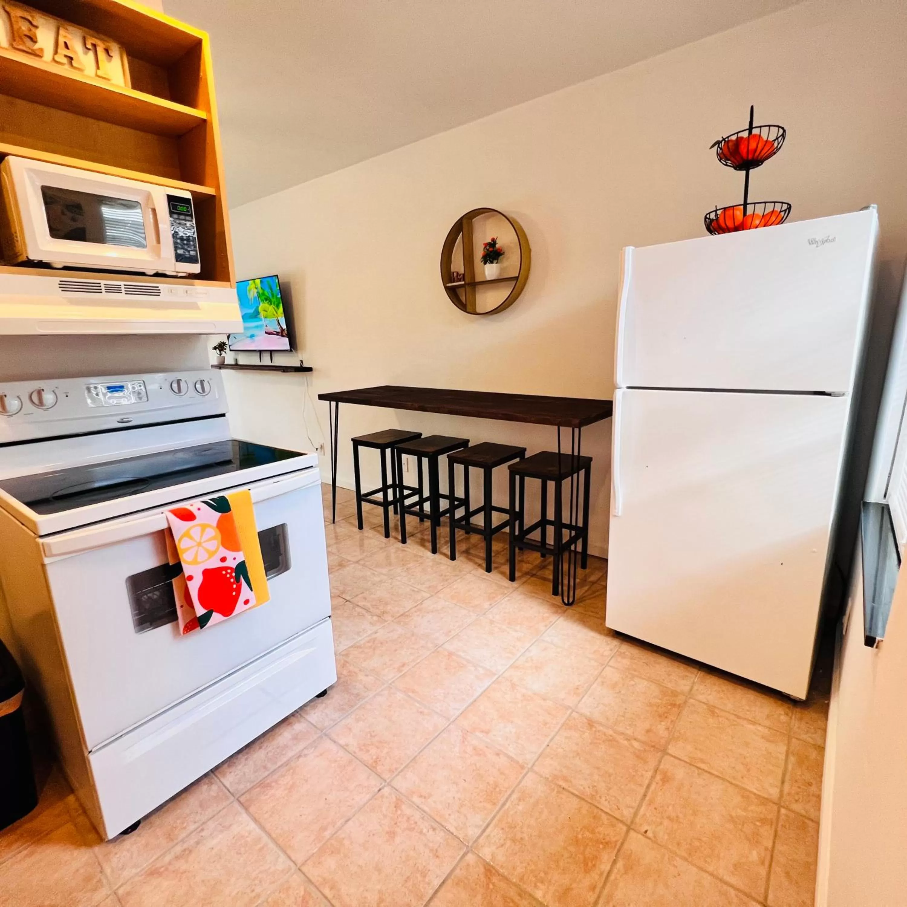 Kitchen or kitchenette in CocoBay 2BR Condos Near Beach, Galleria Mall, Wilton Manors, Cruise Port