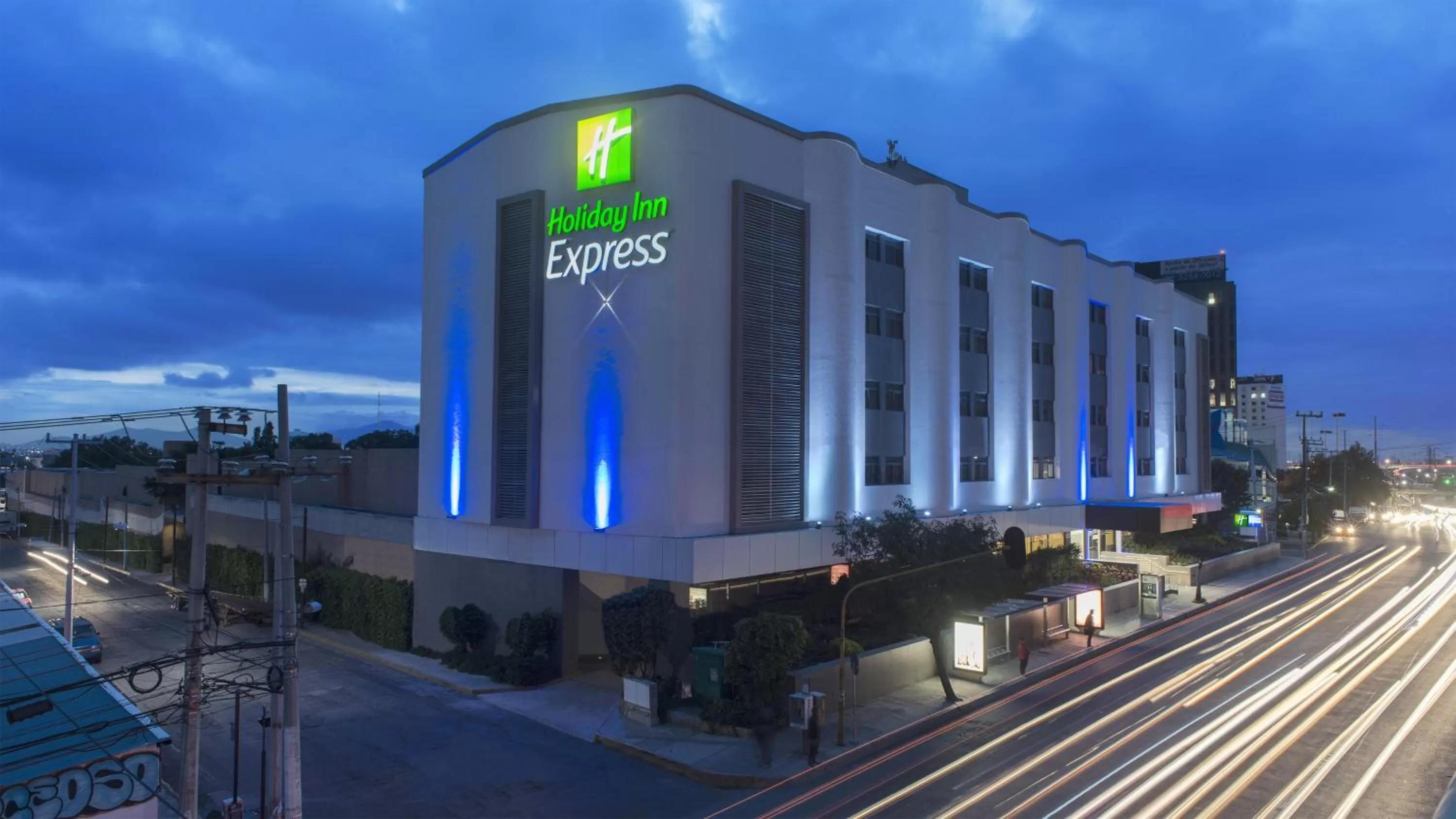 Property building in Holiday Inn Express Mexico- Toreo by IHG
