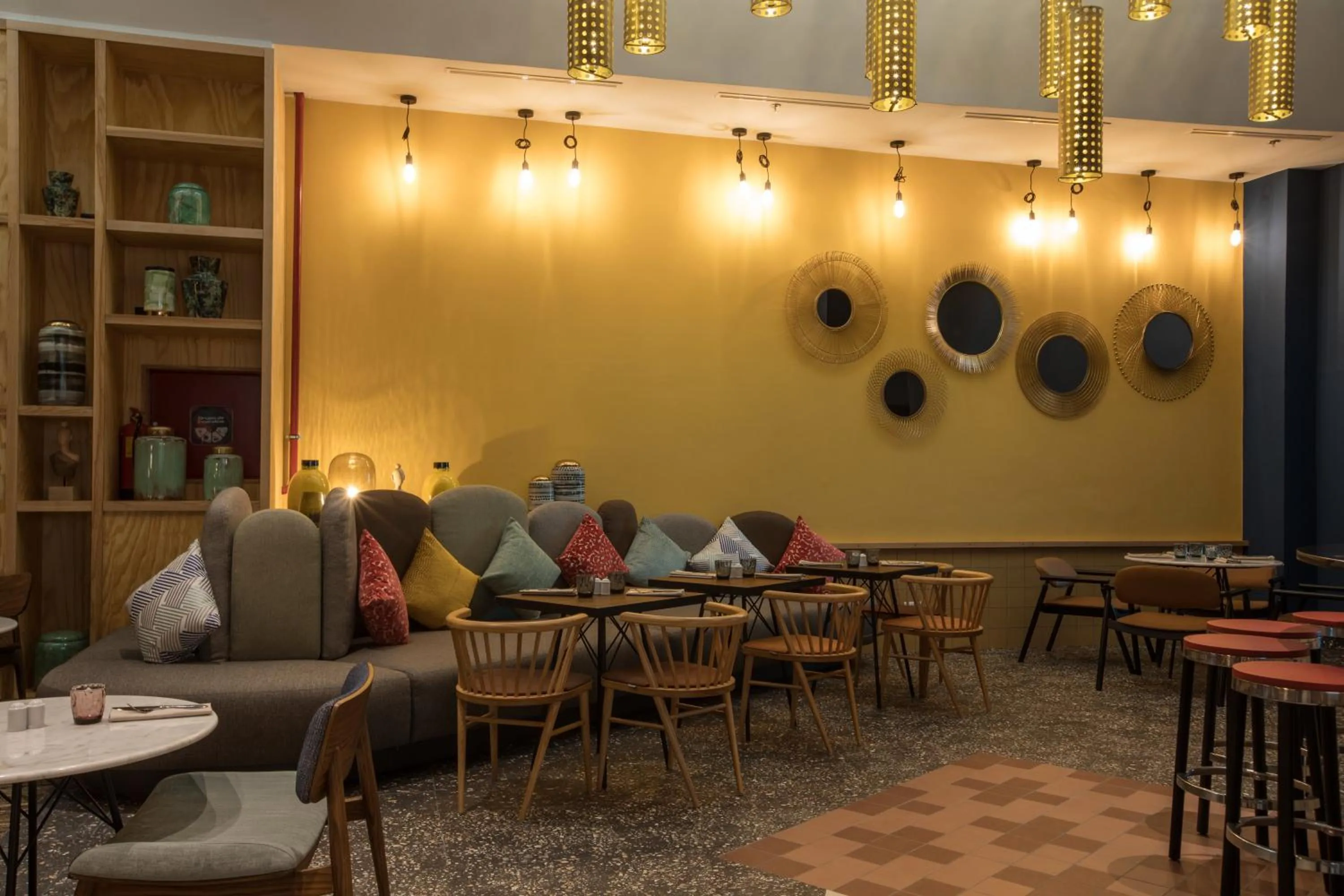 Lounge or bar in Ibis Abdelmoumen Casa Centre