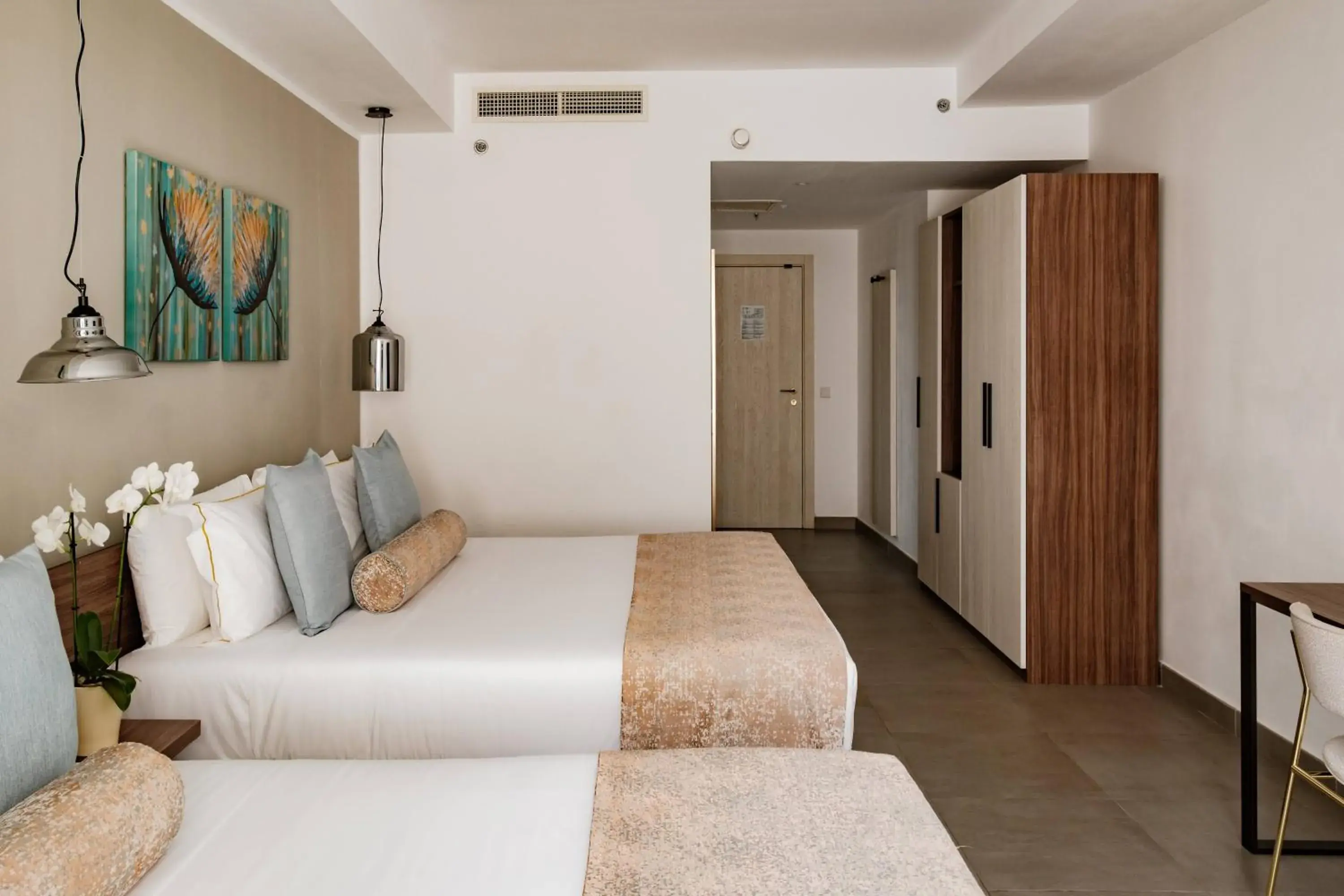 Family Room in 1926 Le Soleil Hotel & Spa Family Room in 1926 Le Soleil Hotel & Spa