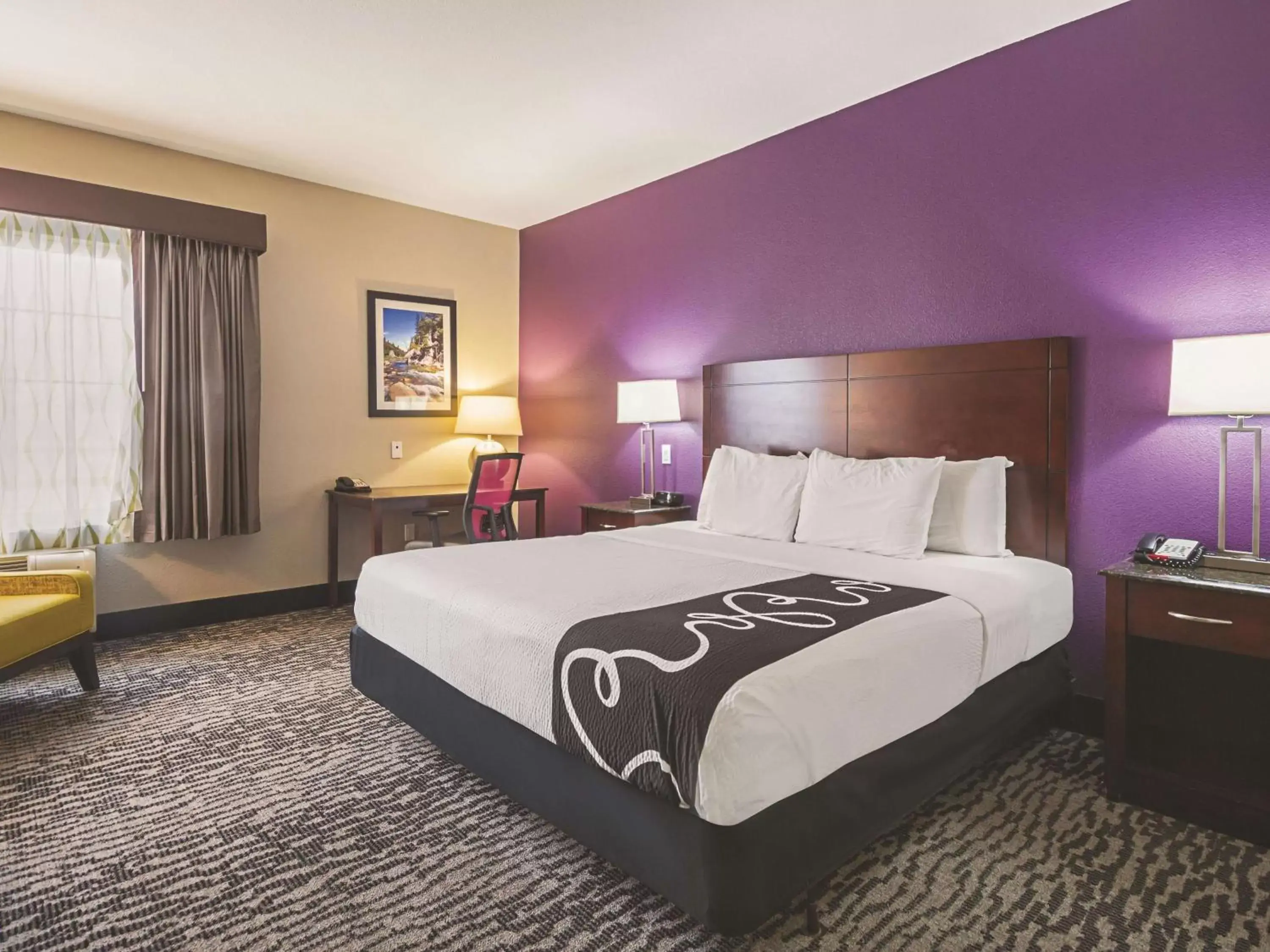 Deluxe King Suite With In Room Spa in La Quinta by Wyndham Fresno Northwest Deluxe King Suite With In Room Spa in La Quinta by Wyndham Fresno Northwest