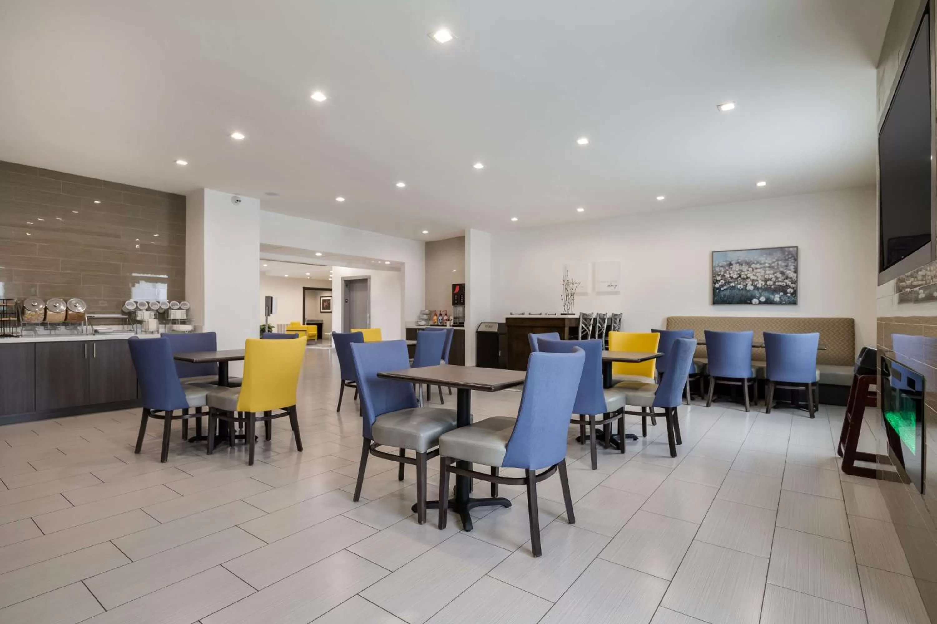 Breakfast in Best Western NSU Inn