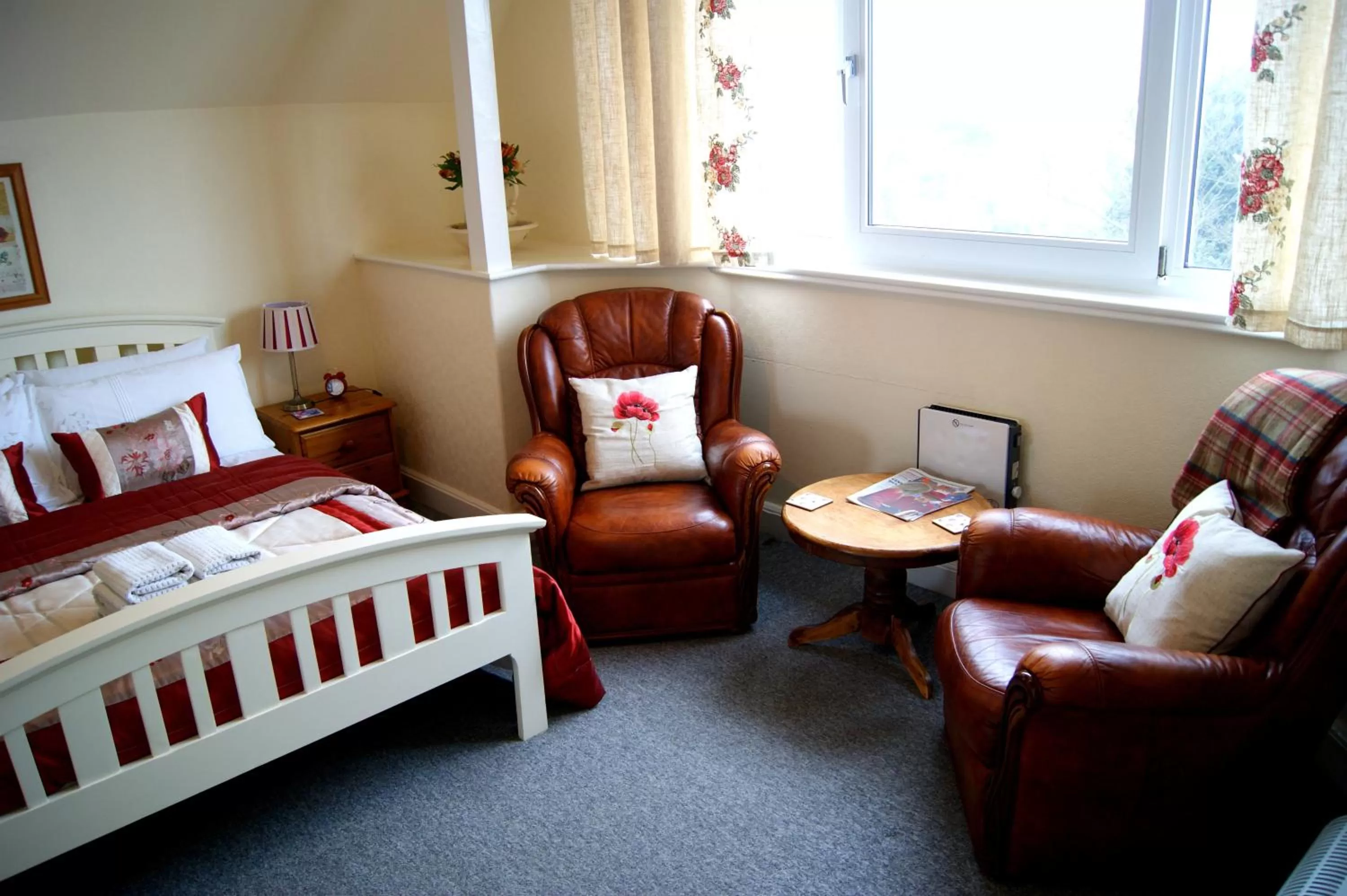 Photo of the whole room, Bed in Sunset Guest House