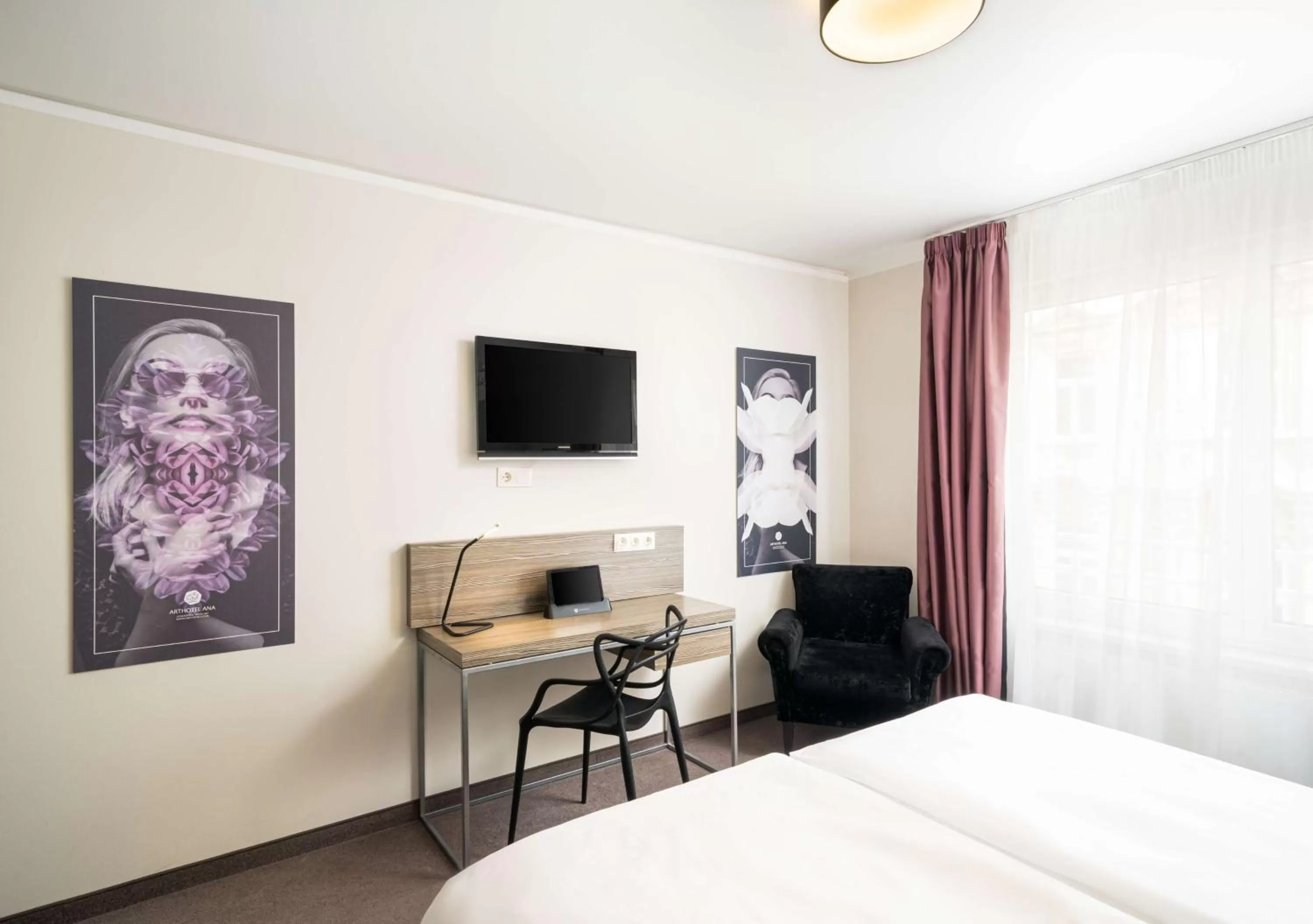Bedroom, Bed in elaya hotel vienna city west
