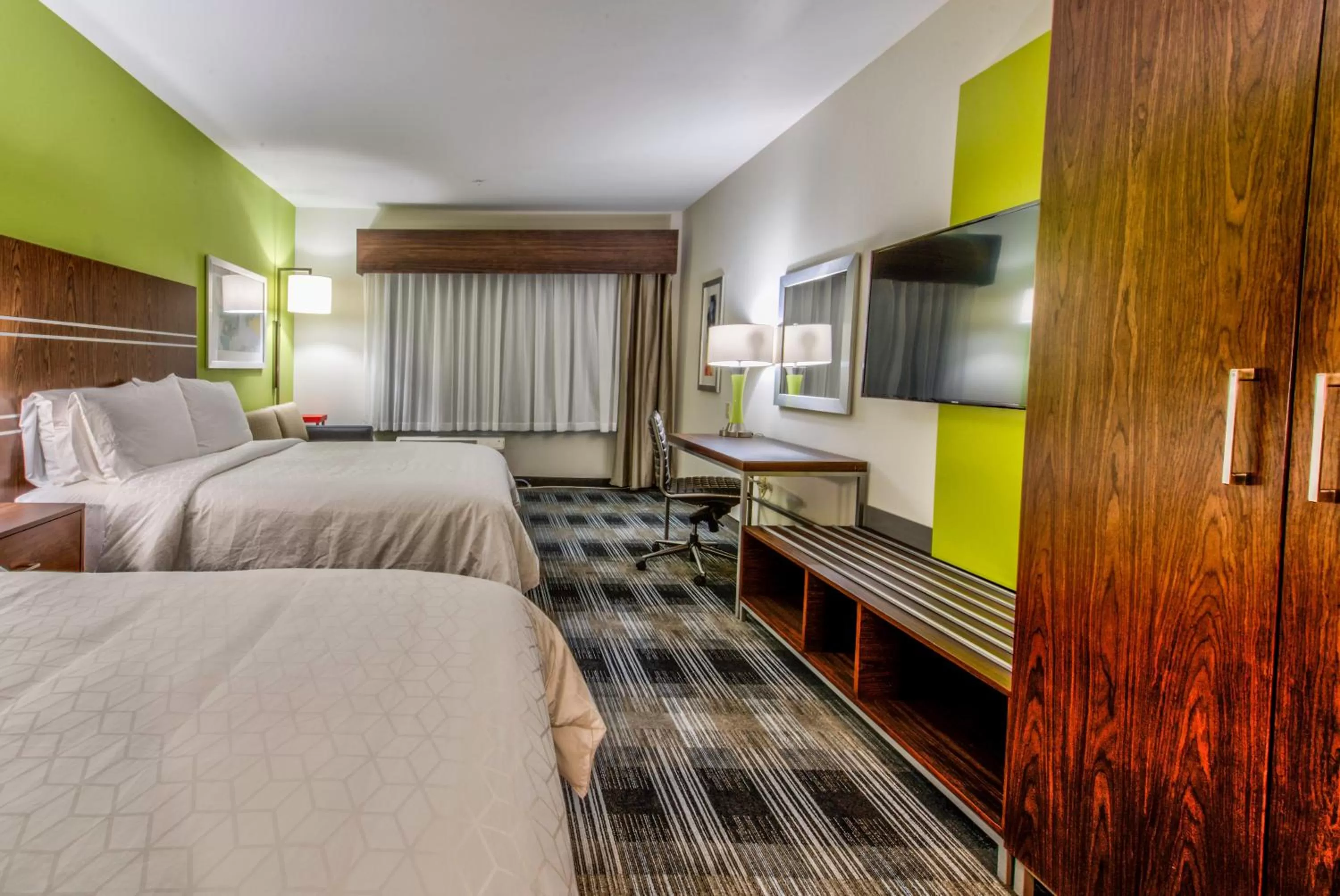 Photo of the whole room, Bed in Holiday Inn Express & Suites Dallas NW - Farmers Branch by IHG