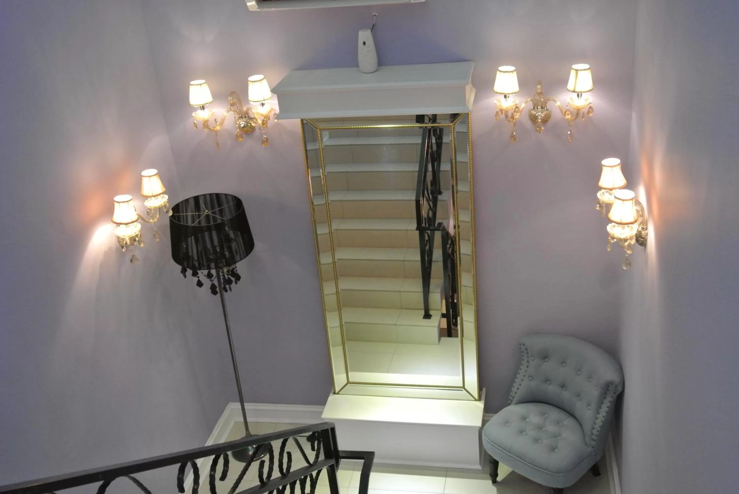 1 Day Car Hotel Station 18