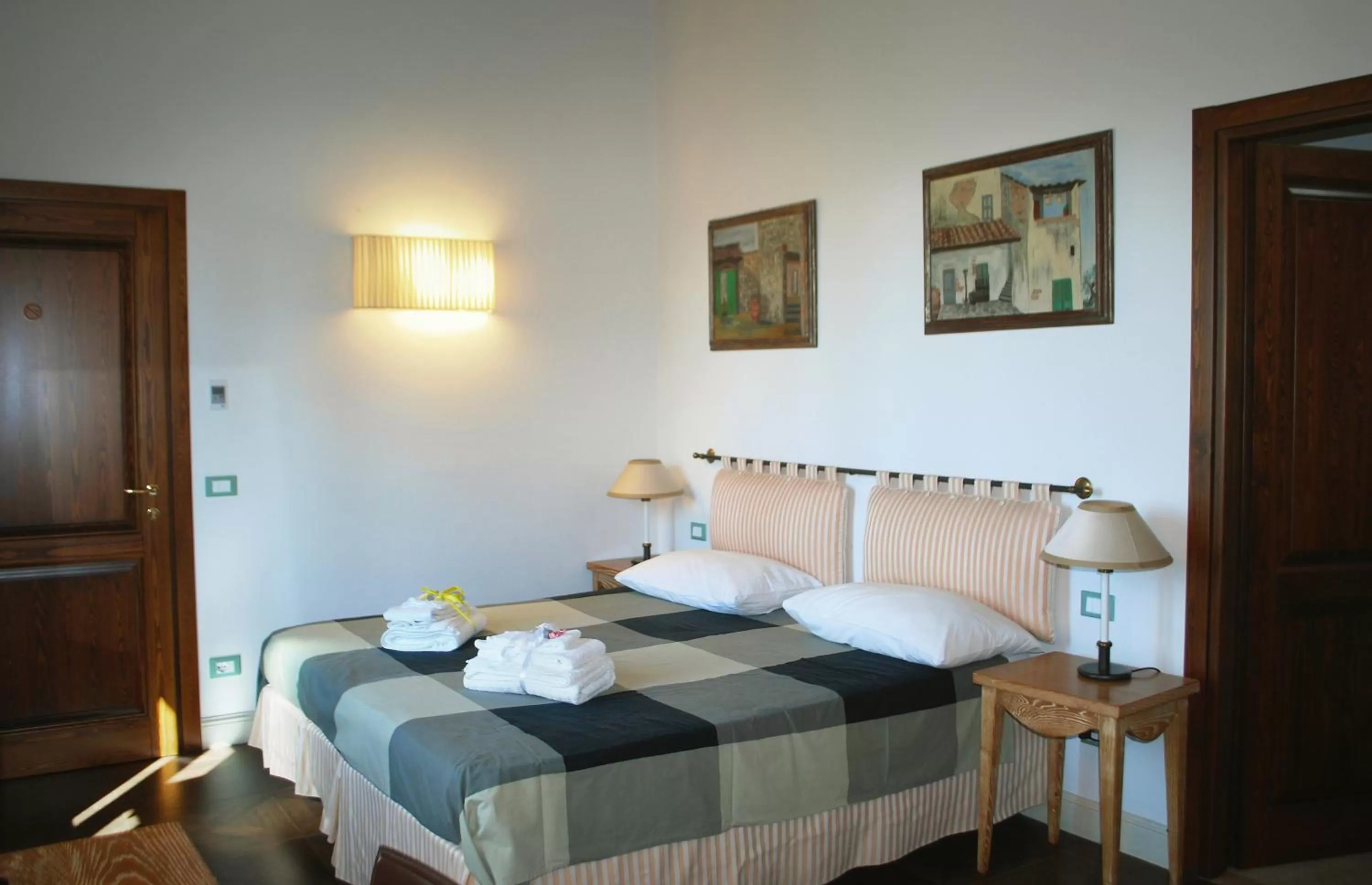 Bedroom, Bed in Armonie di Villa Incontri B&B