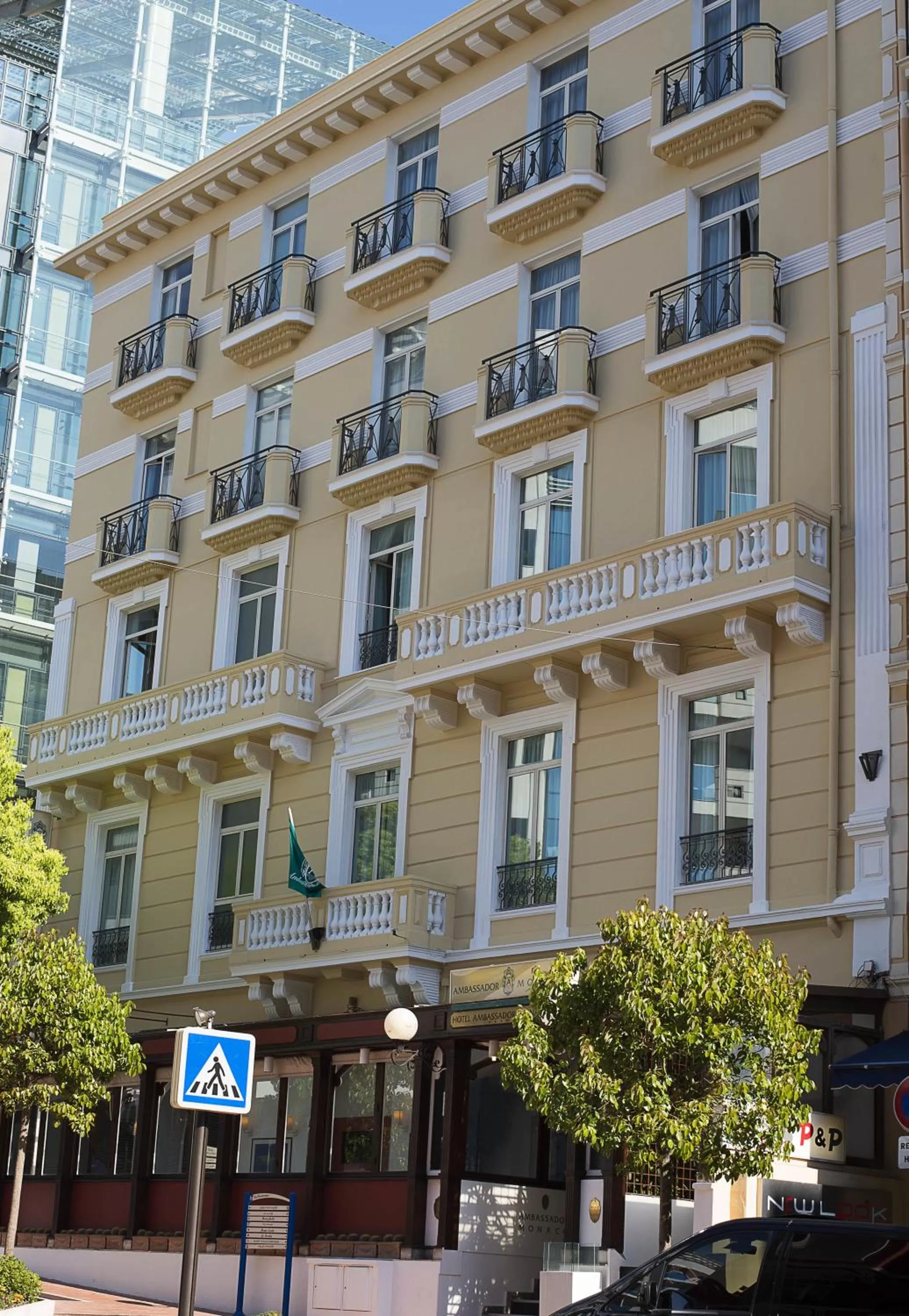 Facade/entrance in Ambassador-Monaco