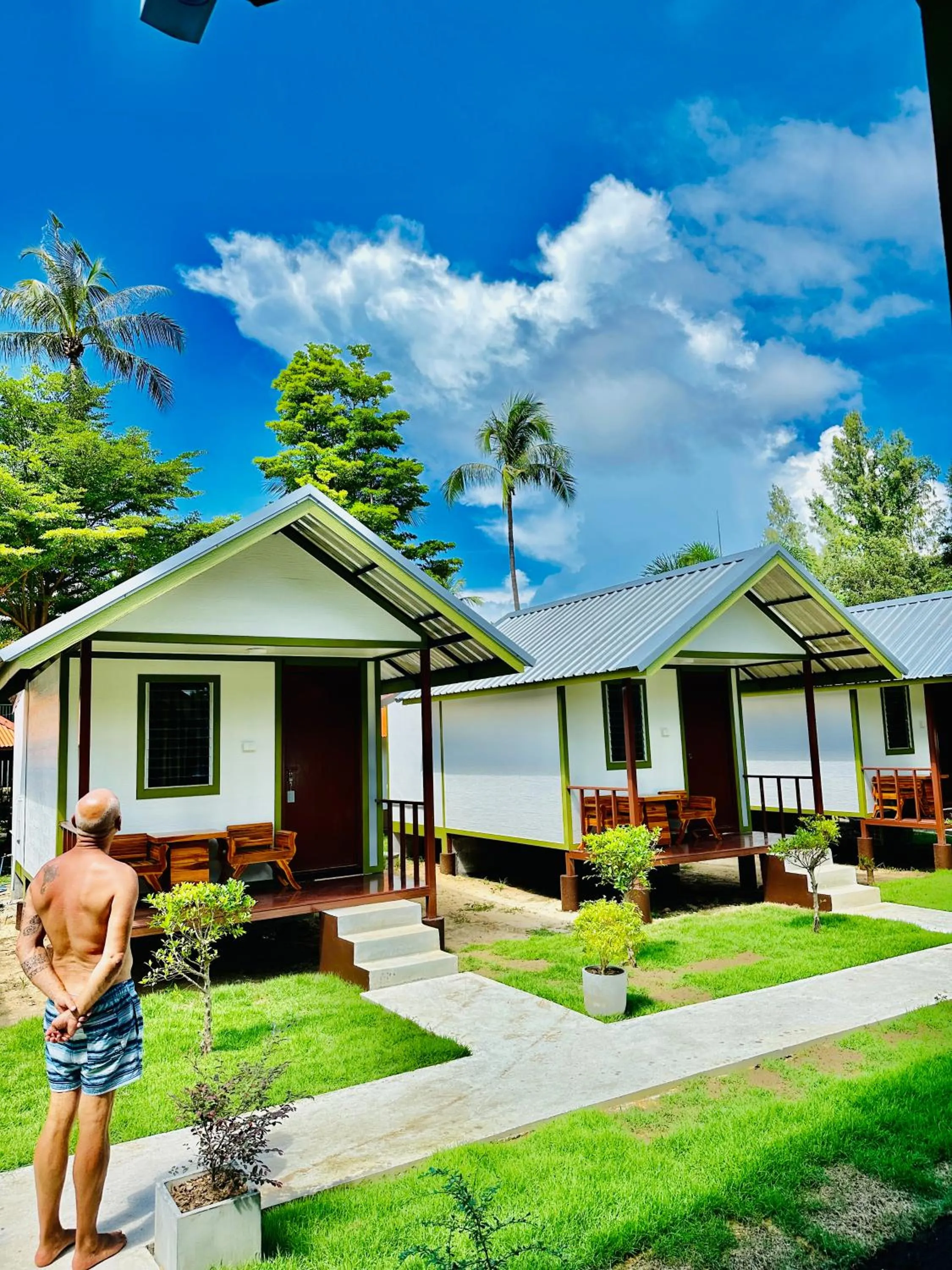 Property building in Lanta L.D. Beach Bungalow