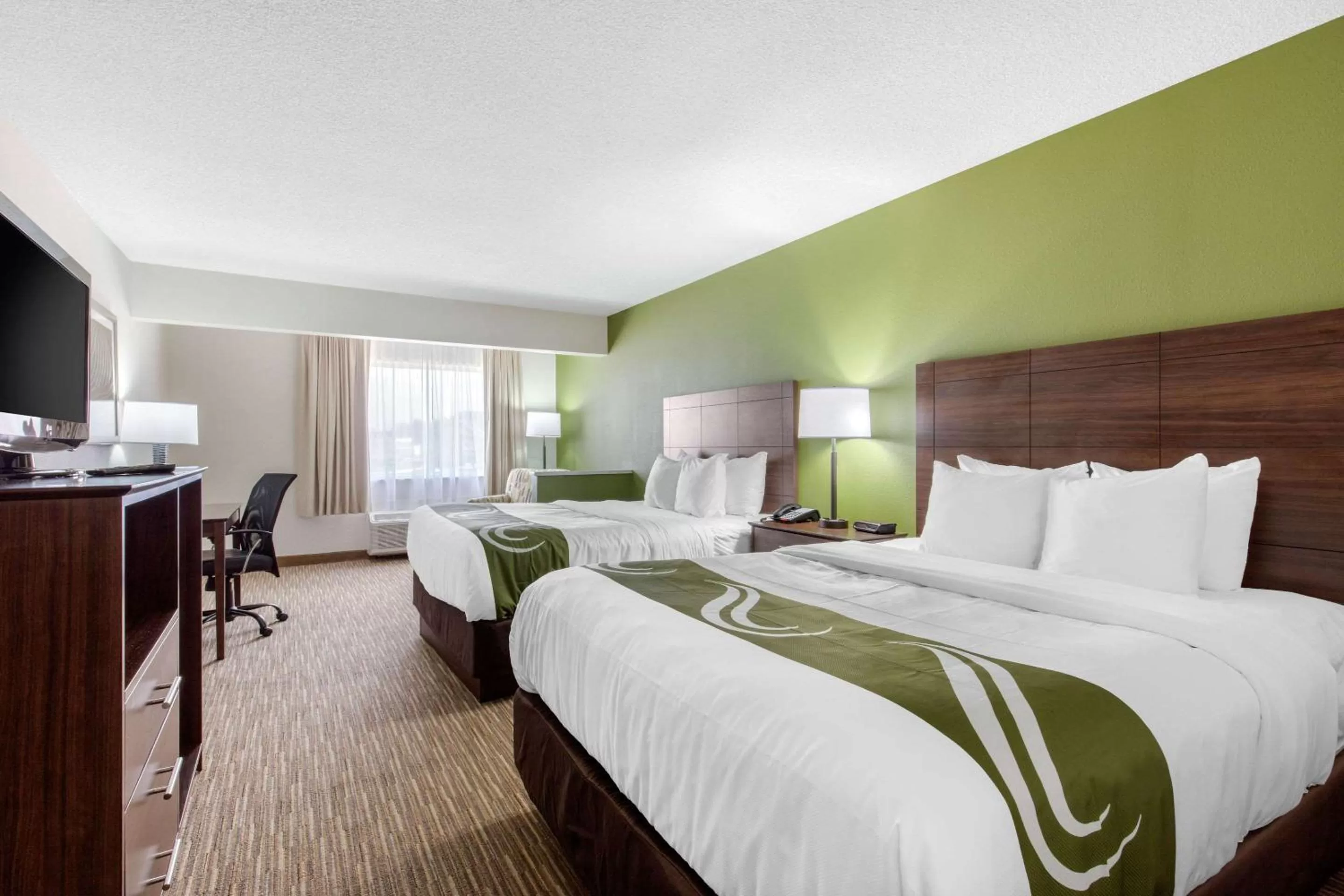 Photo of the whole room, Bed in Quality Inn & Suites Mountain Home North