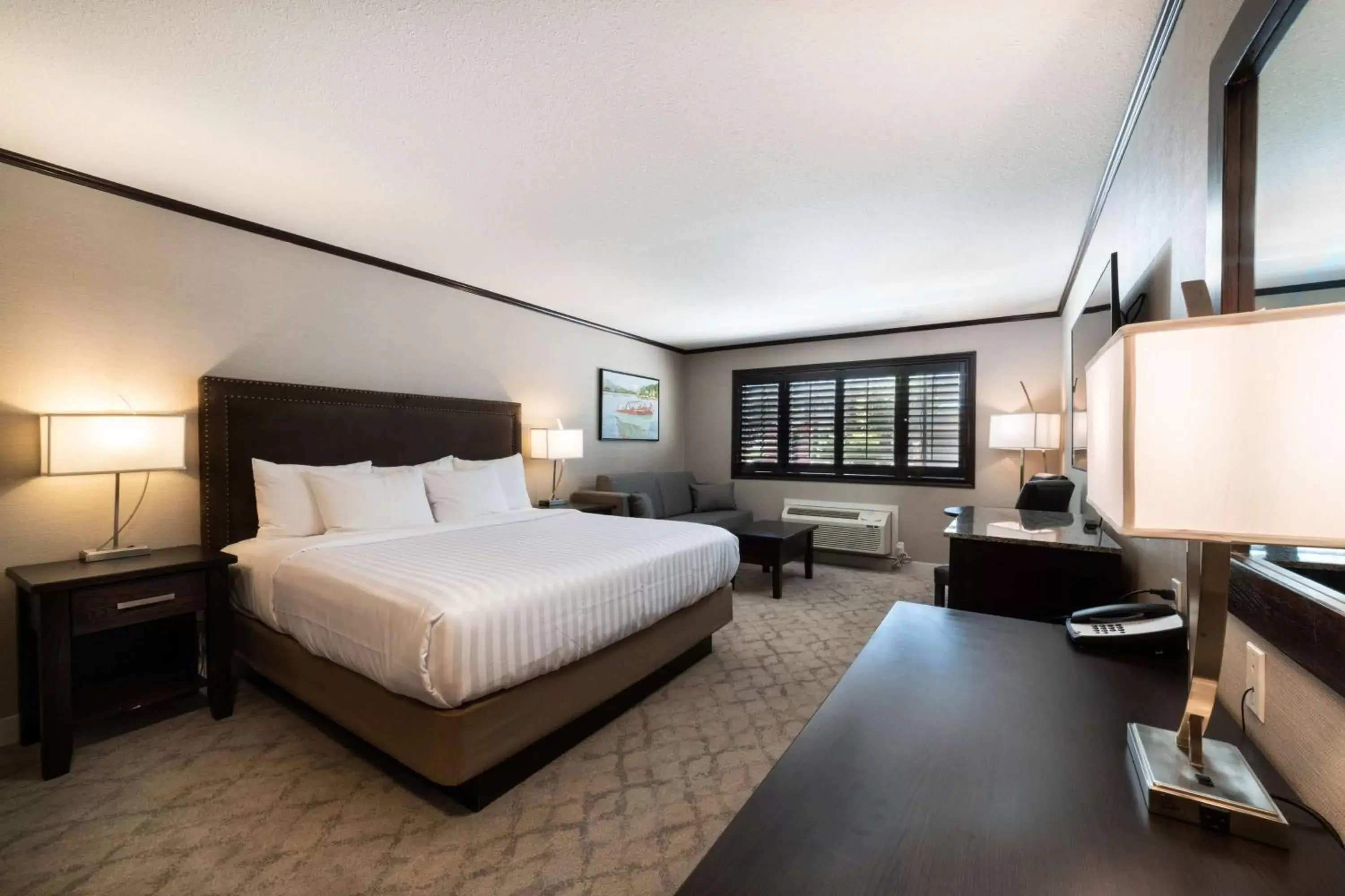 King Room with Roll In Shower - Mobility Access in Prestige Lakeside Resort, WorldHotels Elite King Room with Roll In Shower - Mobility Access in Prestige Lakeside Resort, WorldHotels Elite