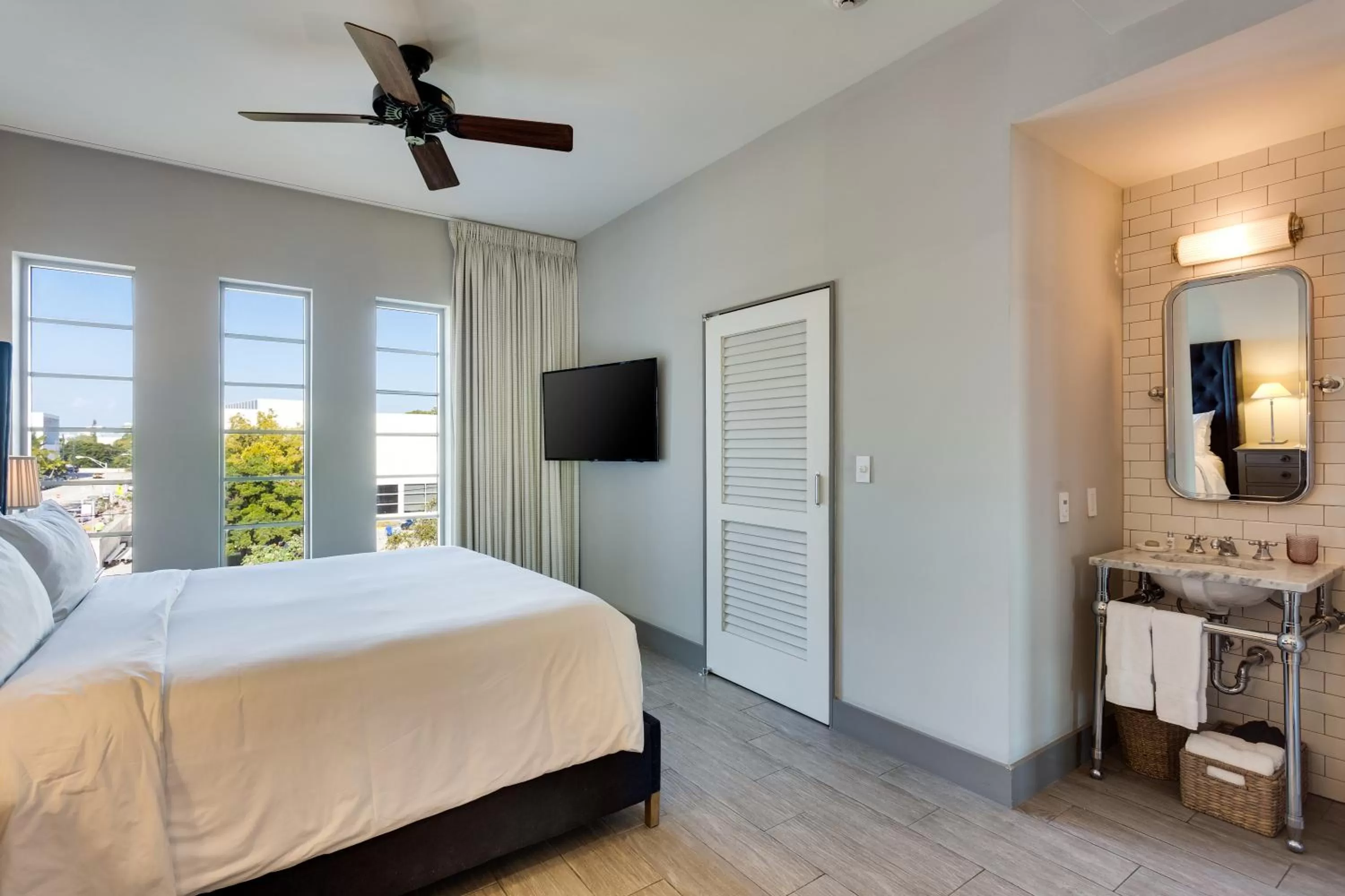 TV and multimedia, Bed in The Plymouth South Beach