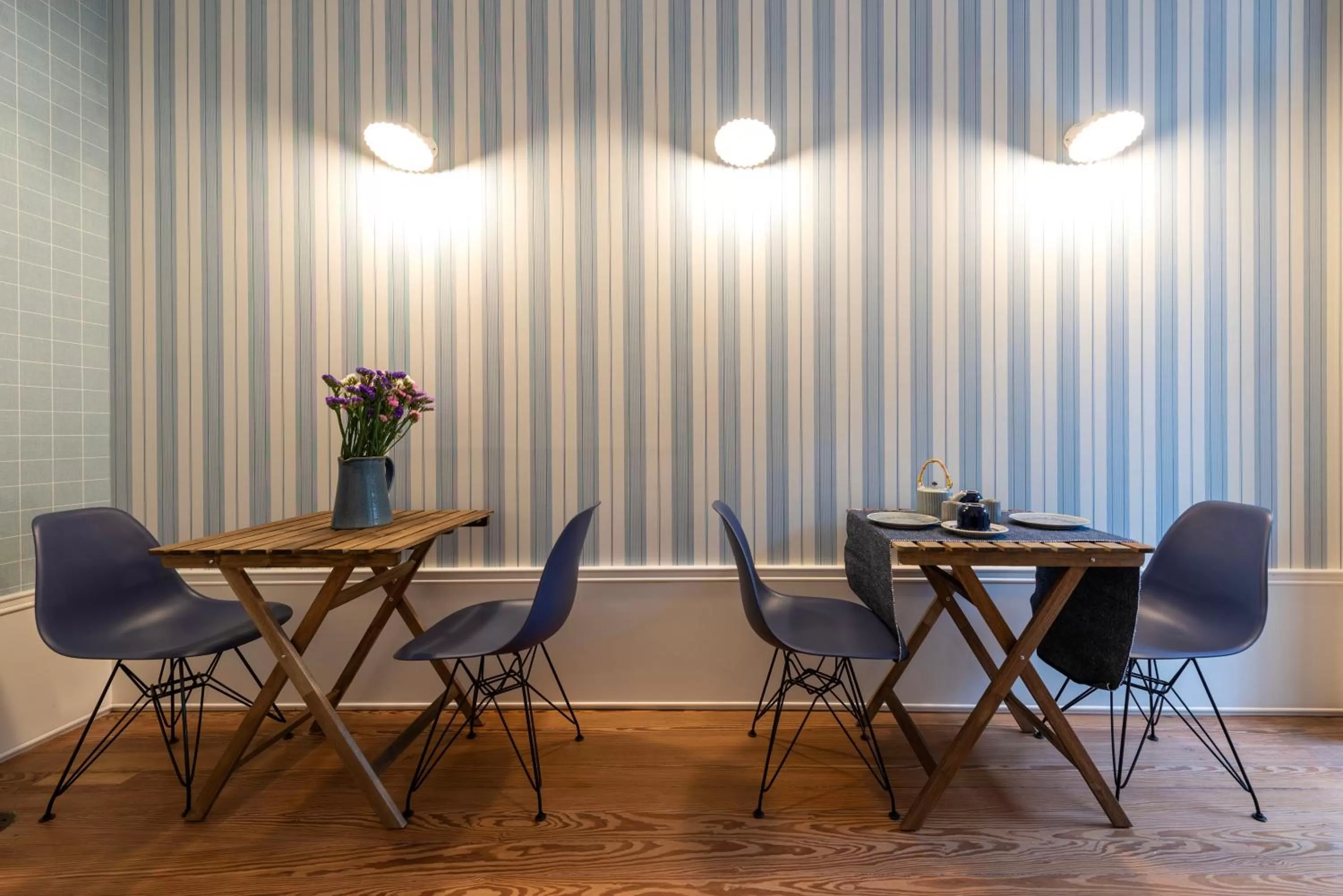 Property building, Dining Area in Blau 1911