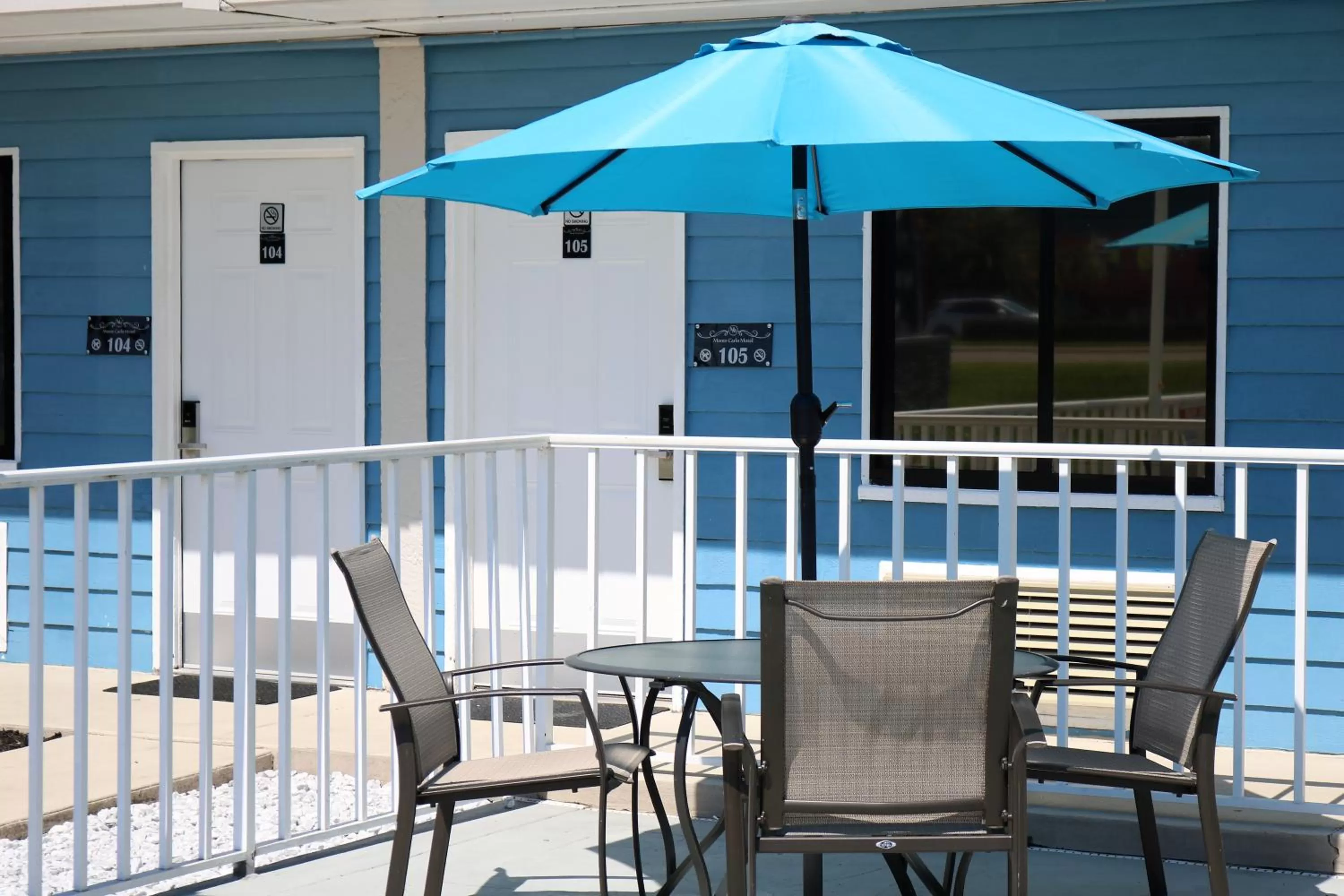 Swimming pool, Balcony/Terrace in Monte Carlo Inn- Near Disney