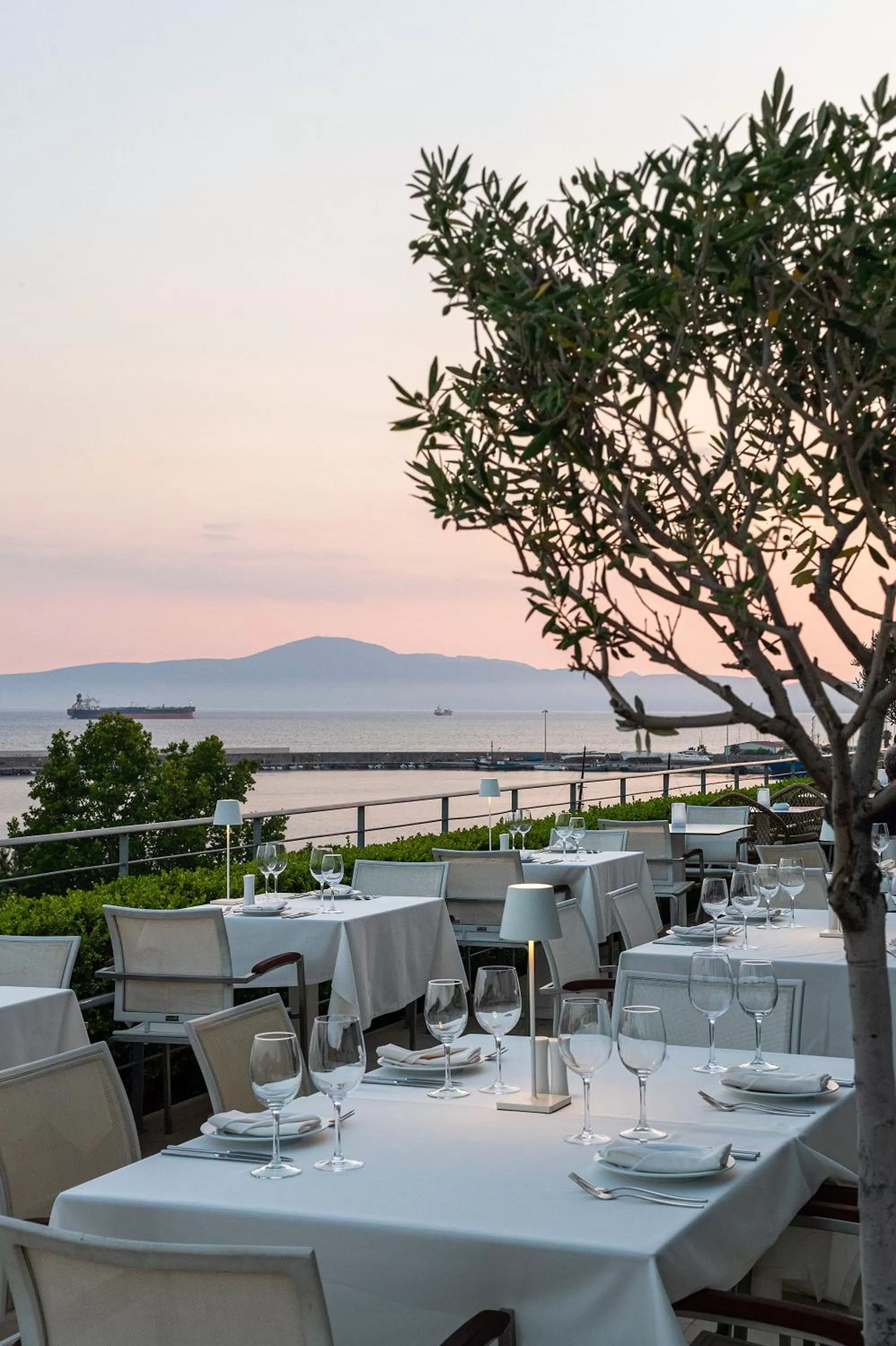 Restaurant/places to eat in Pharae Palace