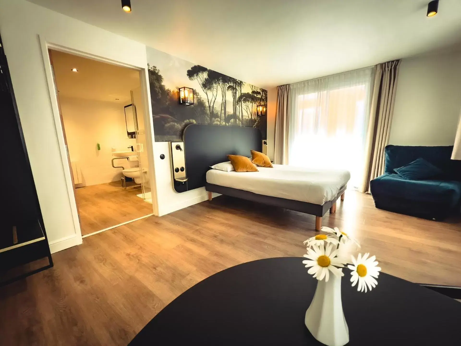 Quadruple Room in Grand Hôtel de Bretagne Quadruple Room in Grand Hôtel de Bretagne