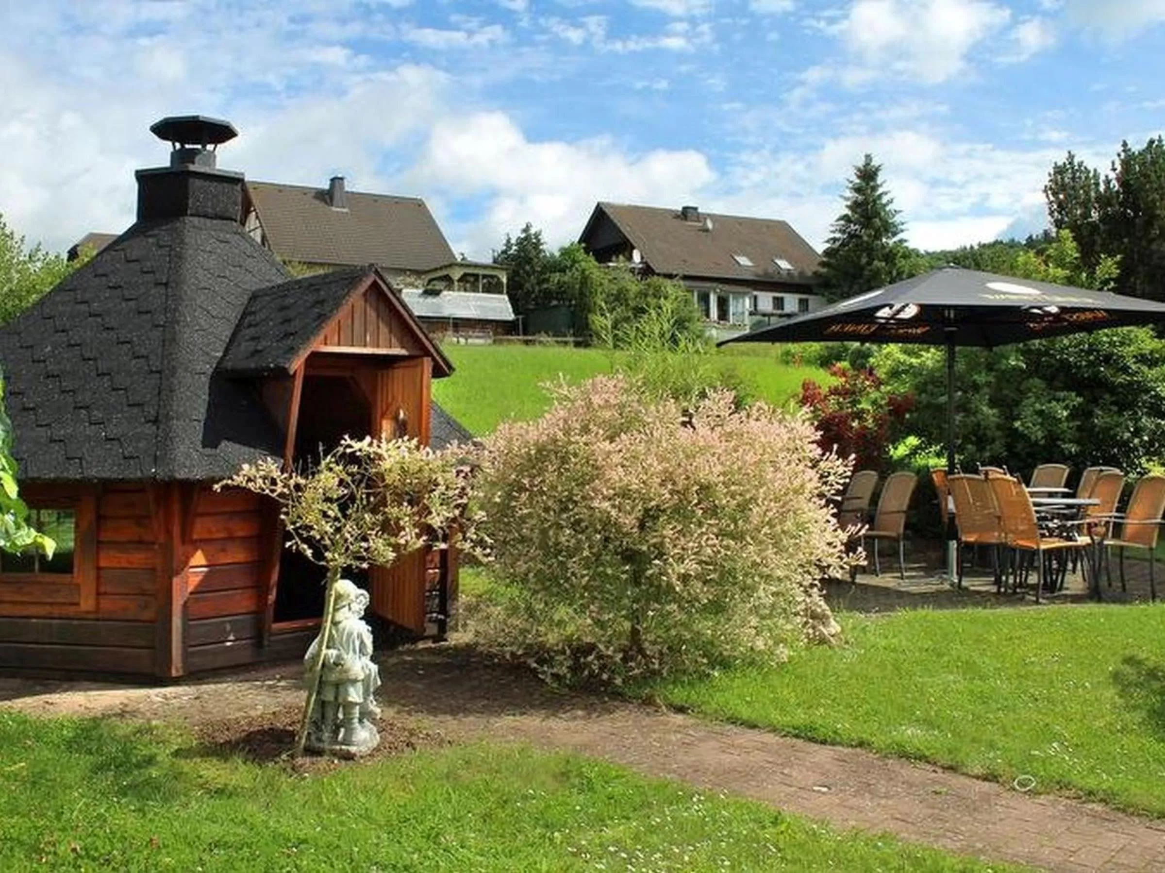 Garden in Gasthof "Zum Burghof"