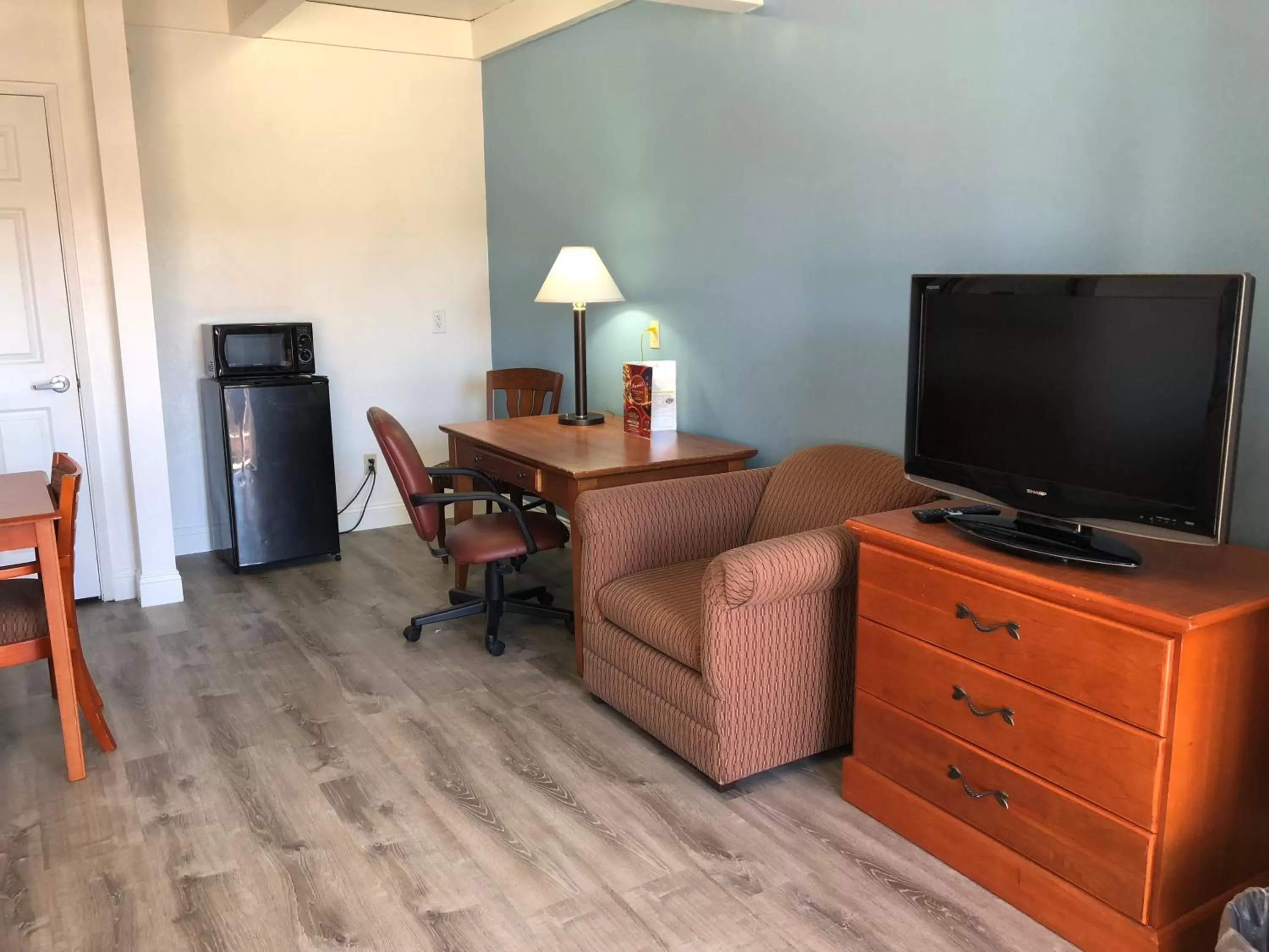 King Room in All Seasons Lodge