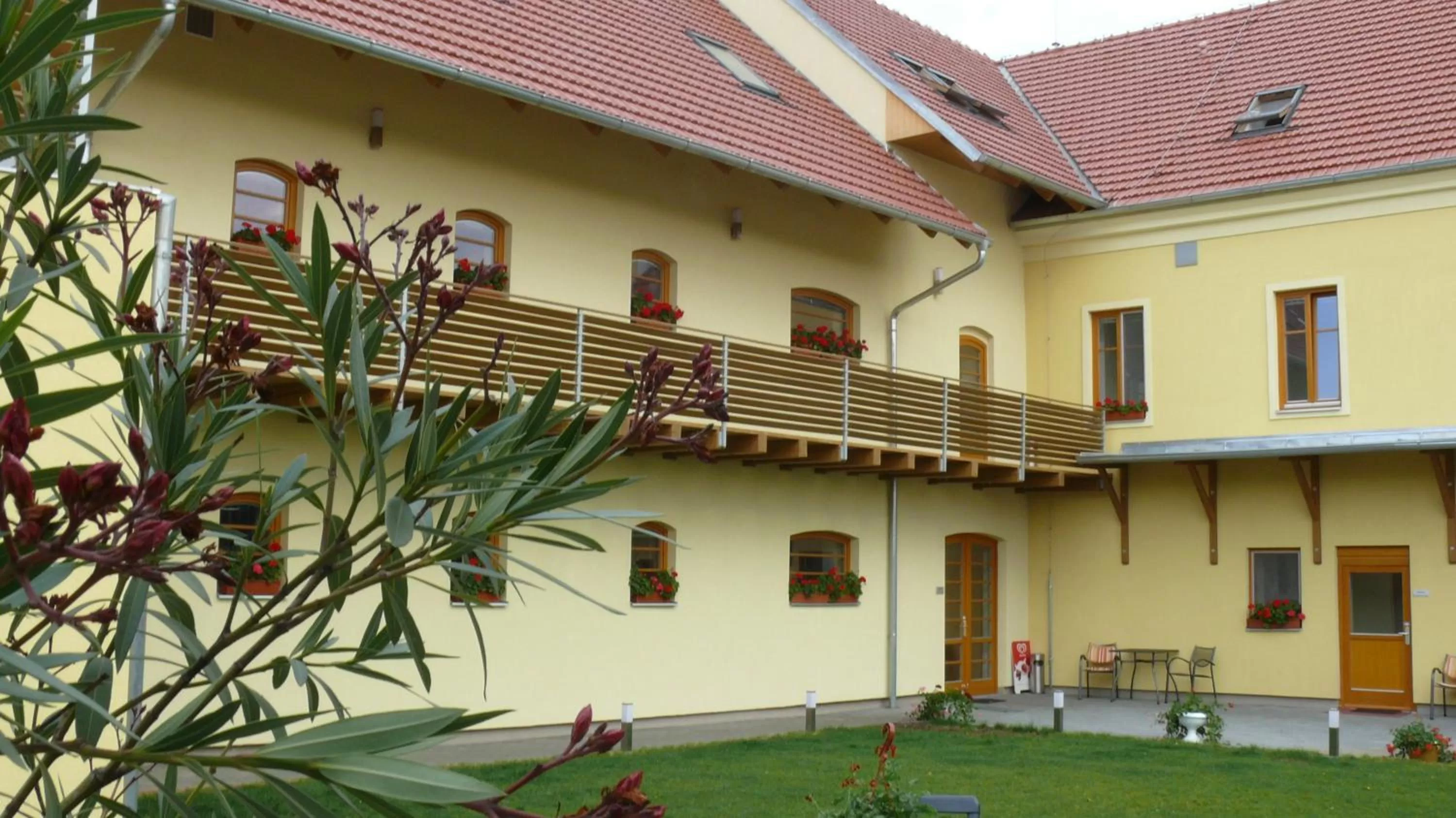 Property Building in Relax Hotel Stork