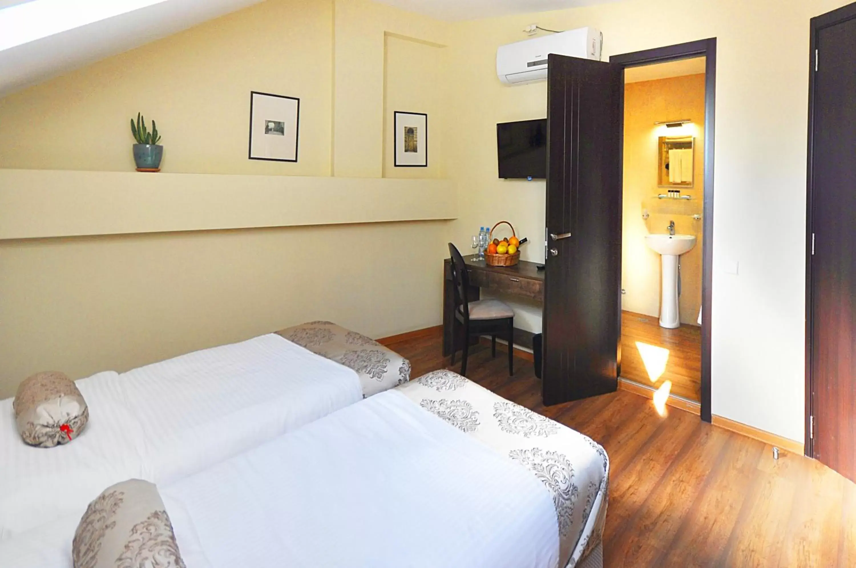 Standard Double or Twin Room in Tekla Palace By Urban Hotels Standard Double or Twin Room in Tekla Palace By Urban Hotels