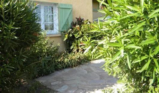 Facade/entrance in Auberge les Oliviers