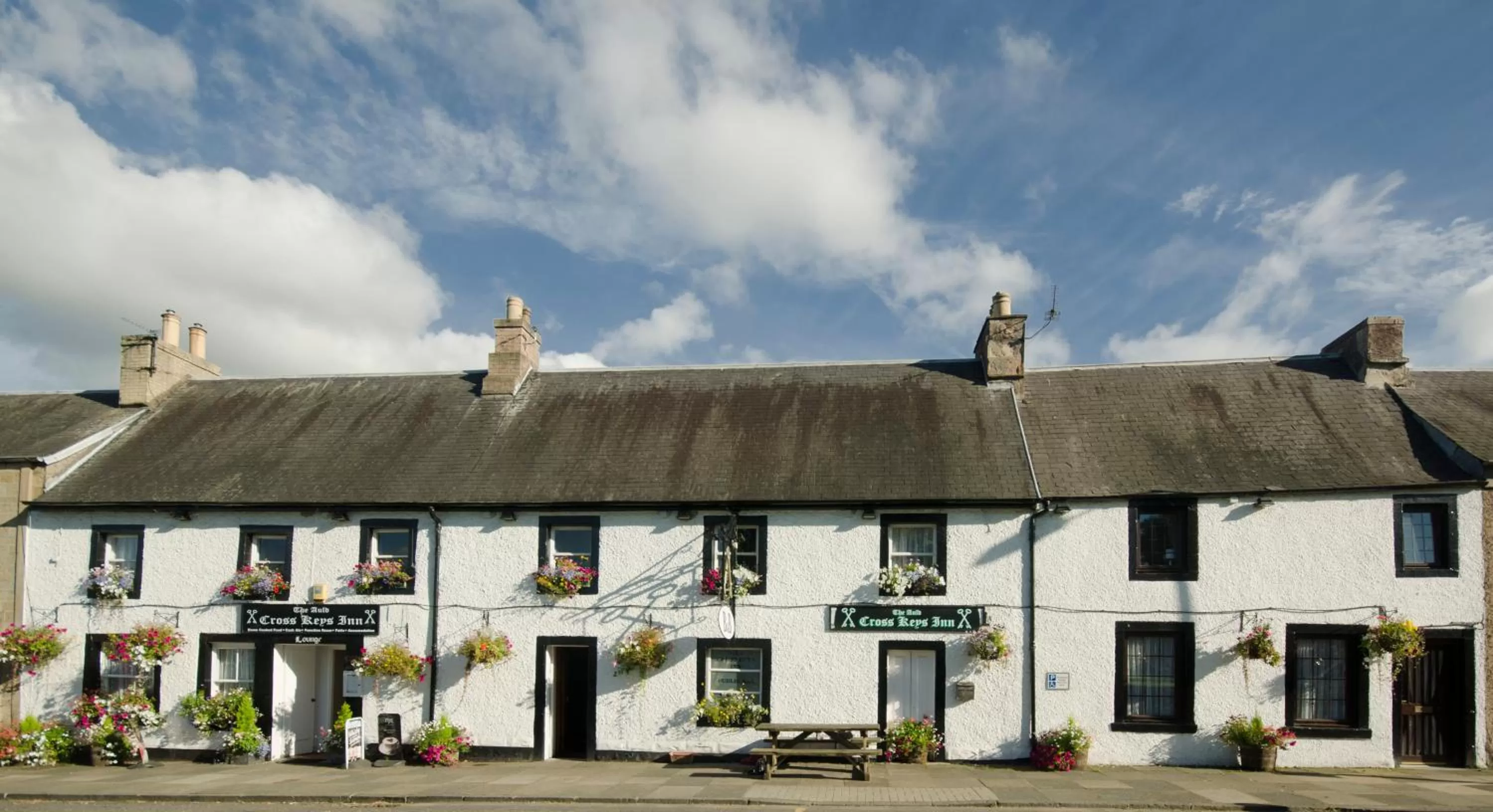 Property building in Auld Cross Keys Inn