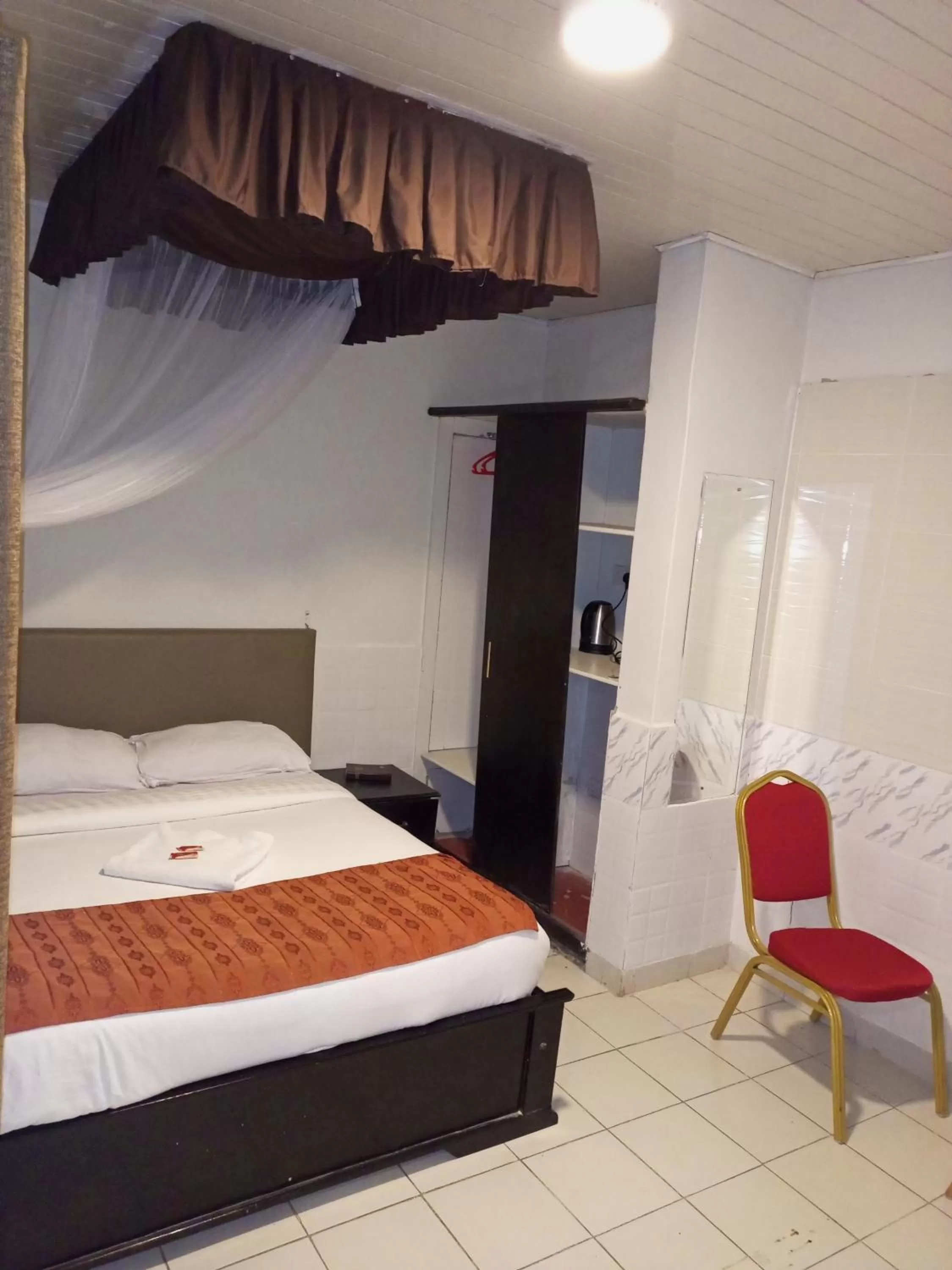View (from property/room), Bed in Beach View Hotel - Kisumu