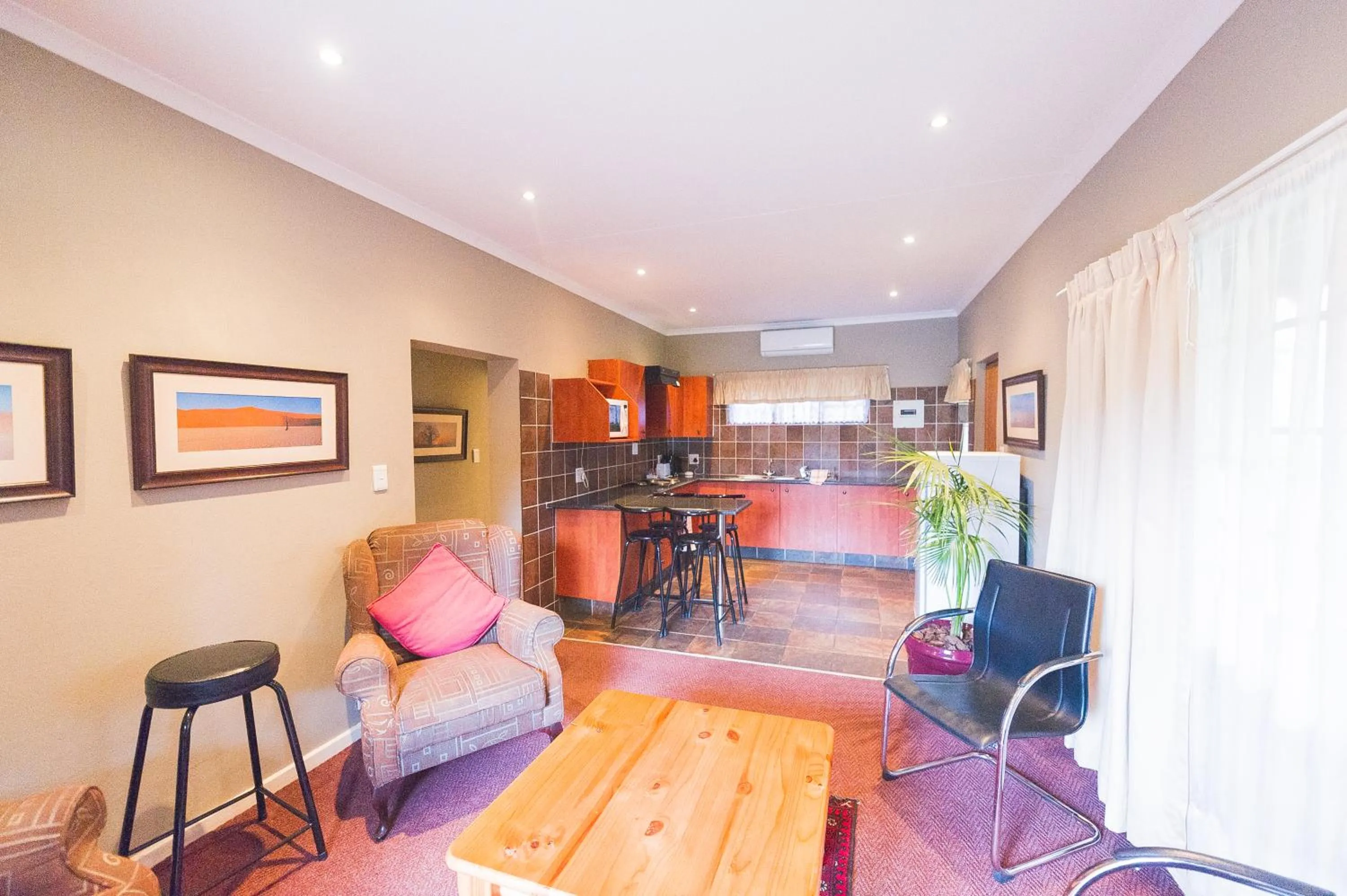 Amper Bo Guest House