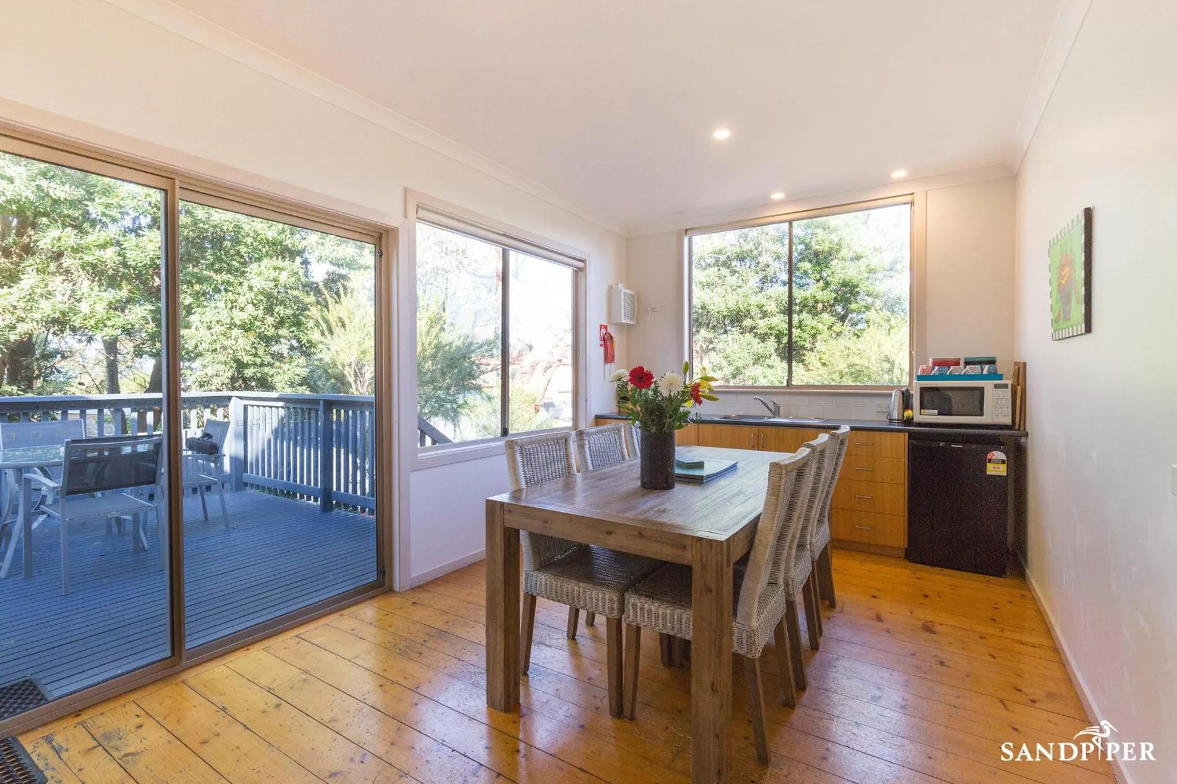 Kitchen or kitchenette in Sandpiper Motel Apollo Bay