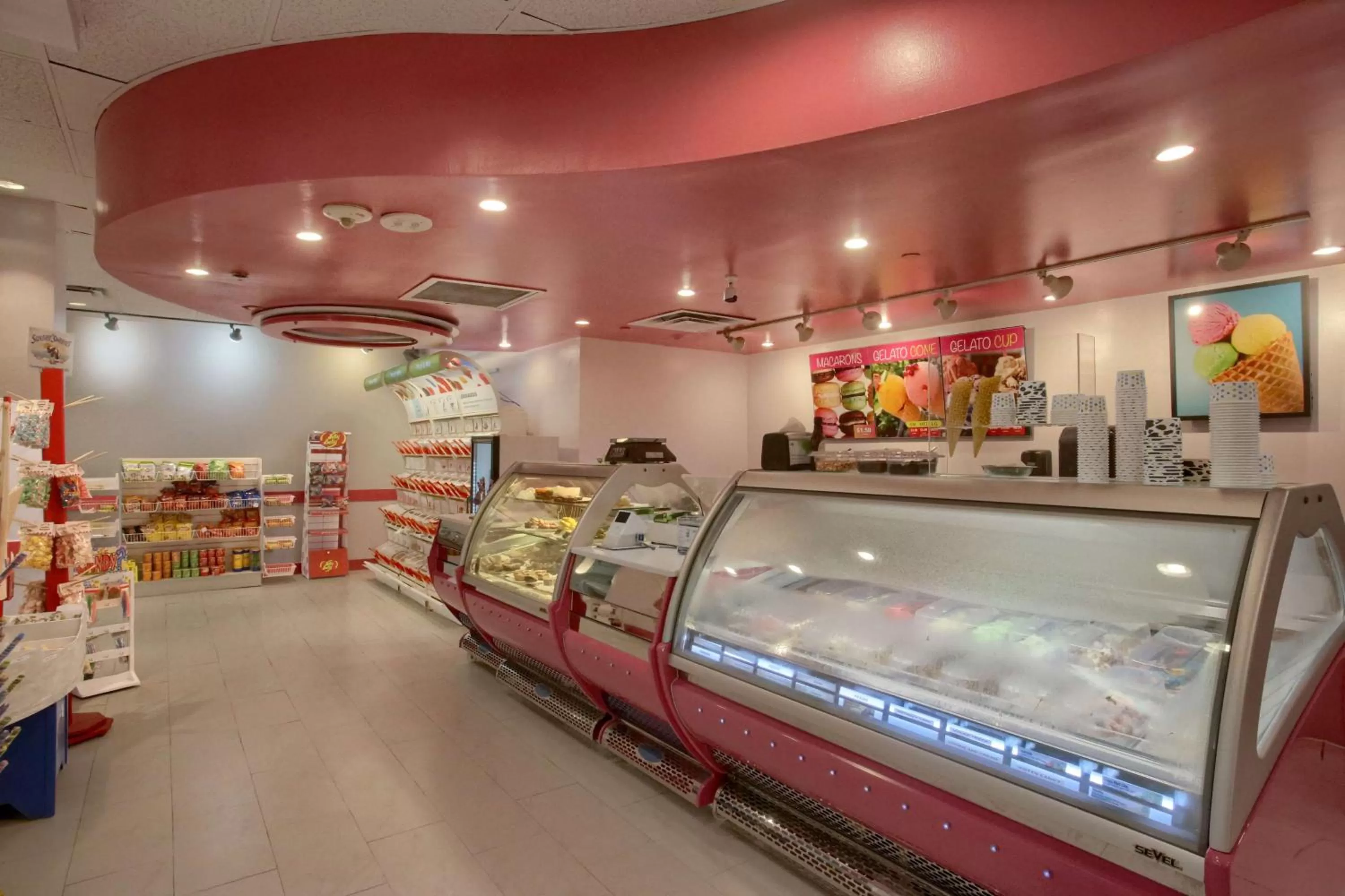 Dining area in DoubleTree by Hilton at the Entrance to Universal Orlando