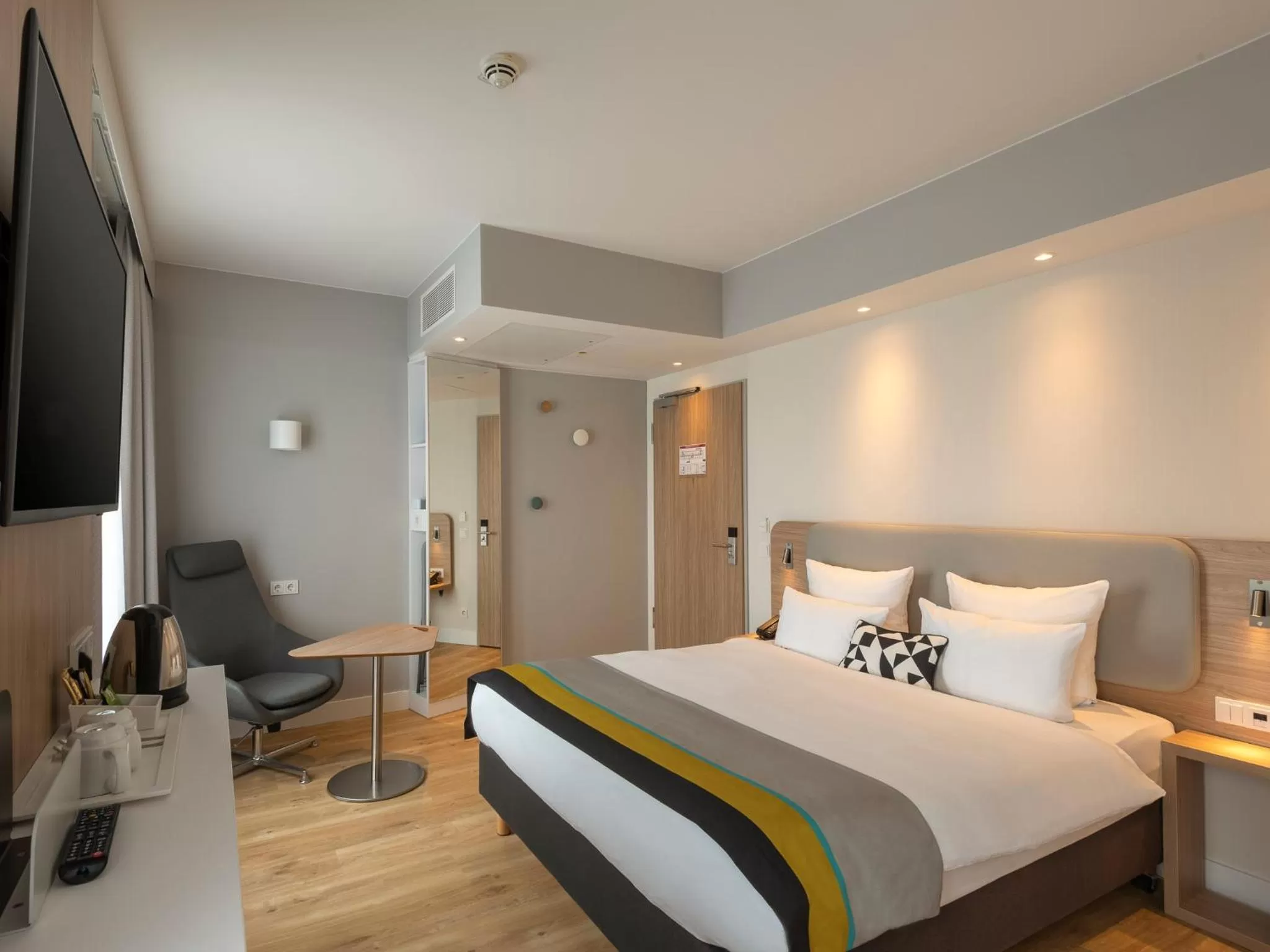 Bed in Holiday Inn Express Munich - City East by IHG