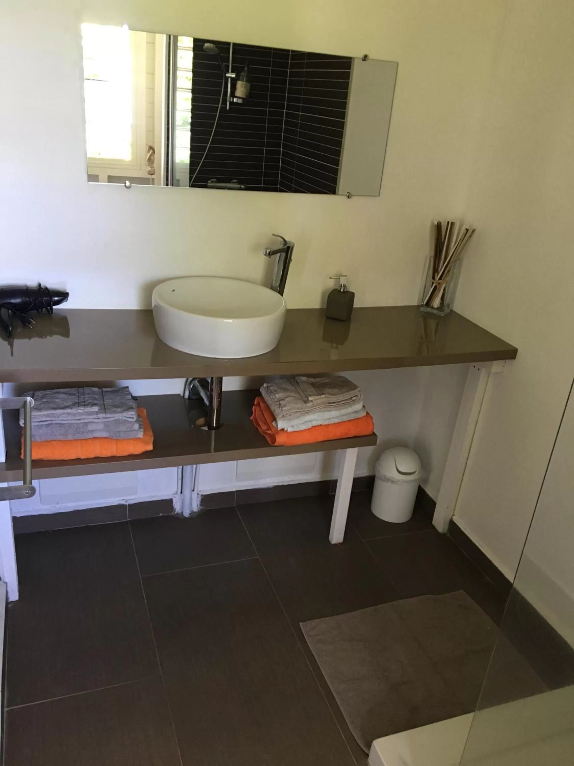 Bathroom in Villa Cajou (Chambre d'hôtes chez l'habitant)