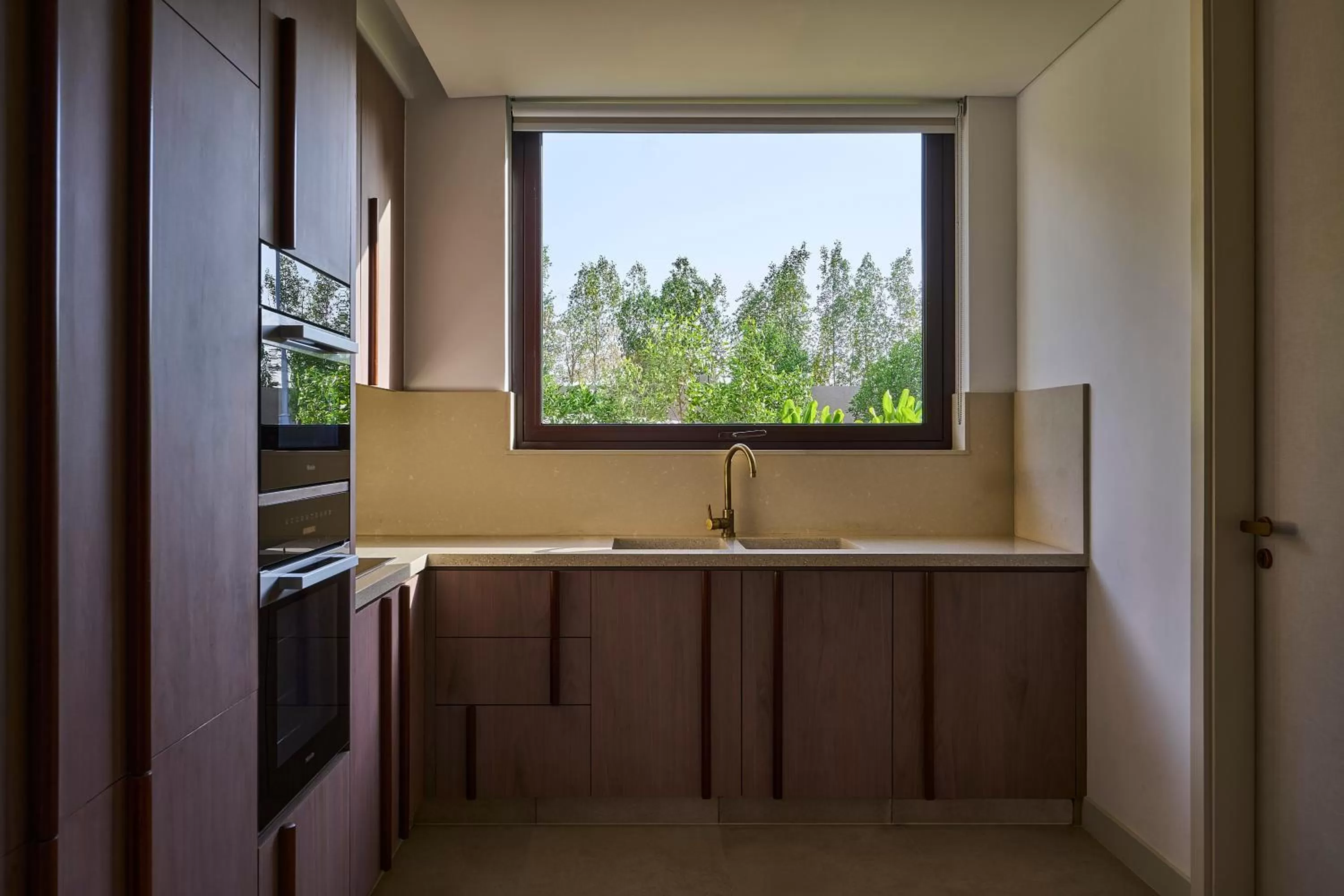 Kitchen or kitchenette in ERTH Abu Dhabi Hotel
