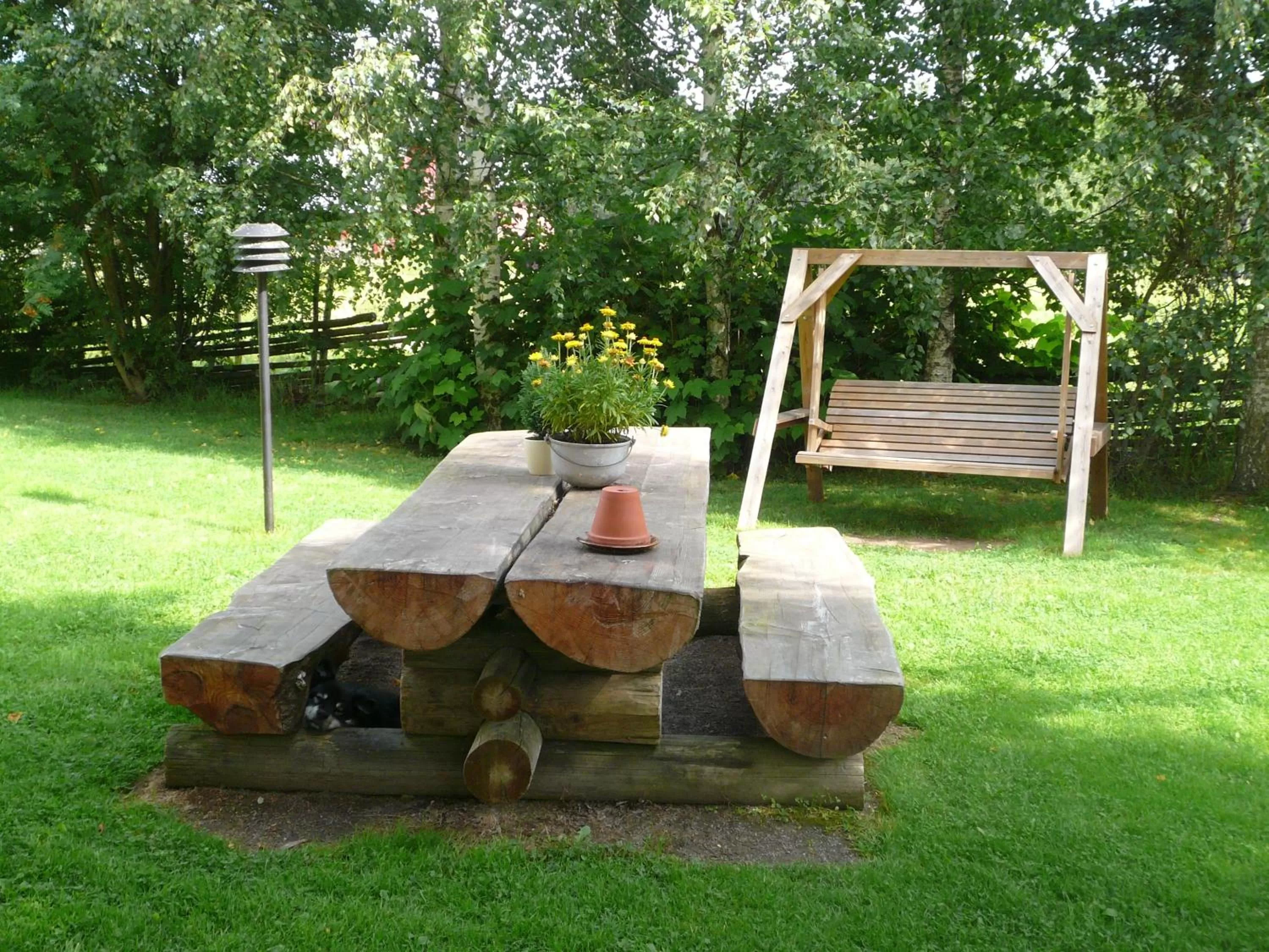 Patio in B&B Lomamokkila