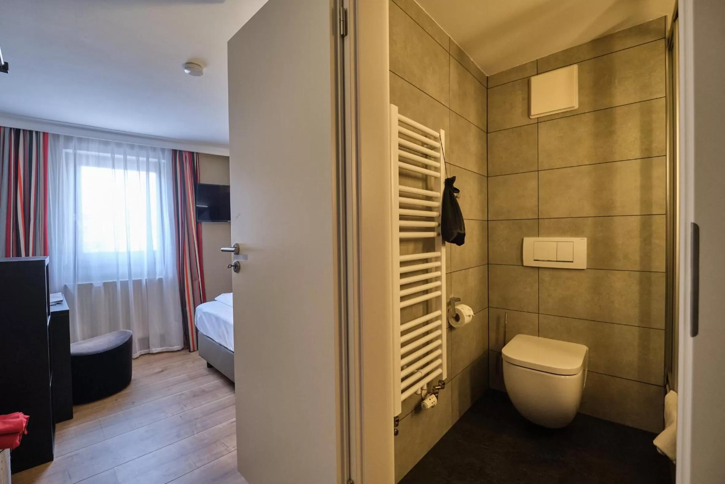 Photo of the whole room in Hotel Roter Hahn