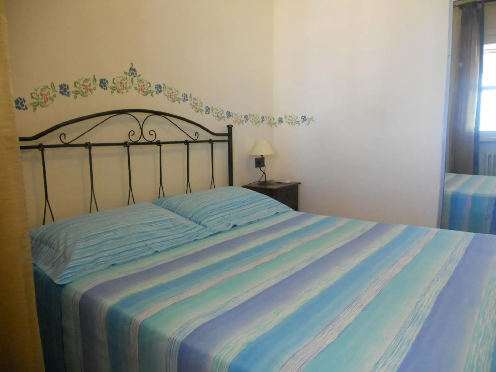 Deluxe Double Room with Bath in Le Schiavelle Deluxe Double Room with Bath in Le Schiavelle