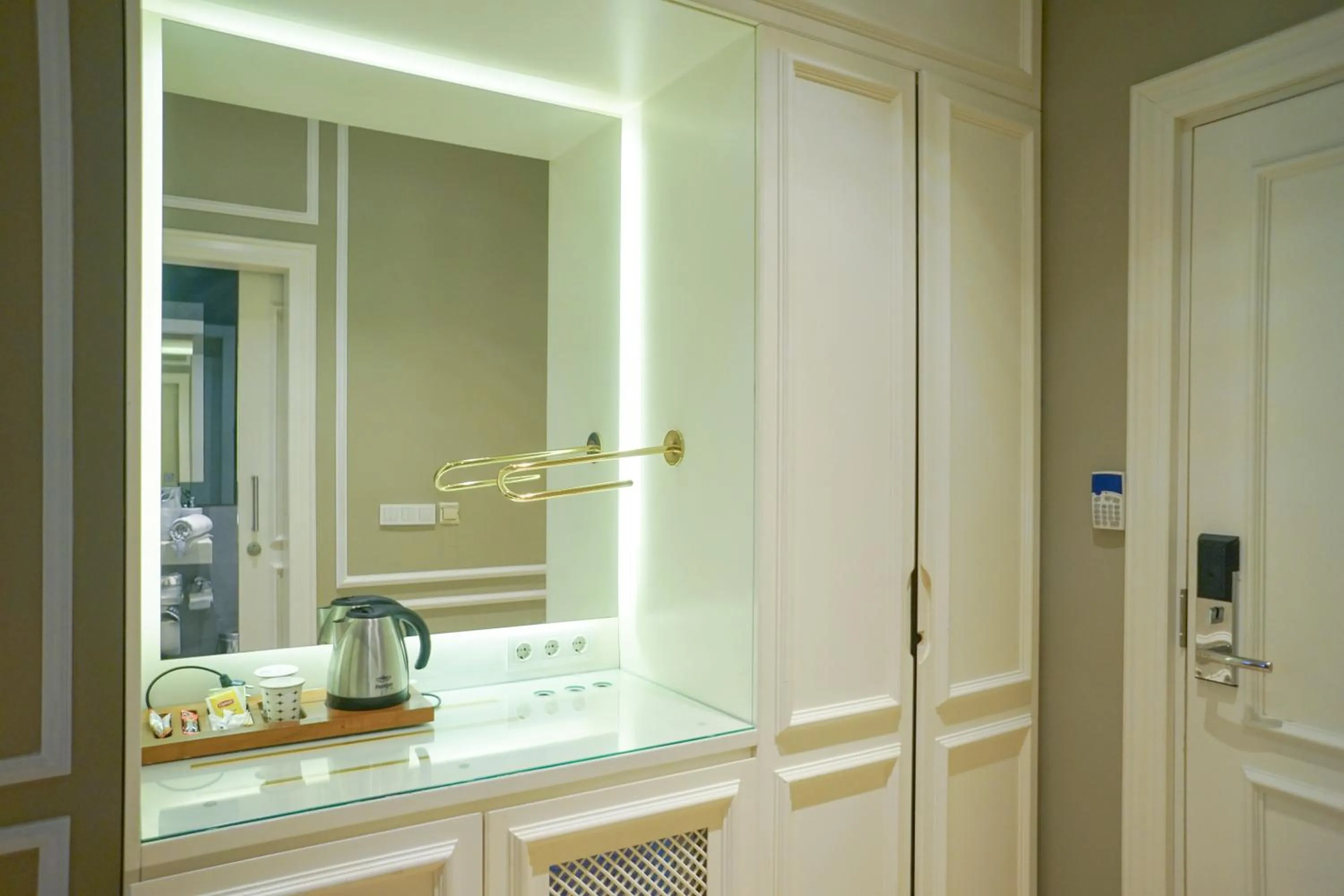 Coffee/tea facilities in Triada Hotel Taksim - Special Category