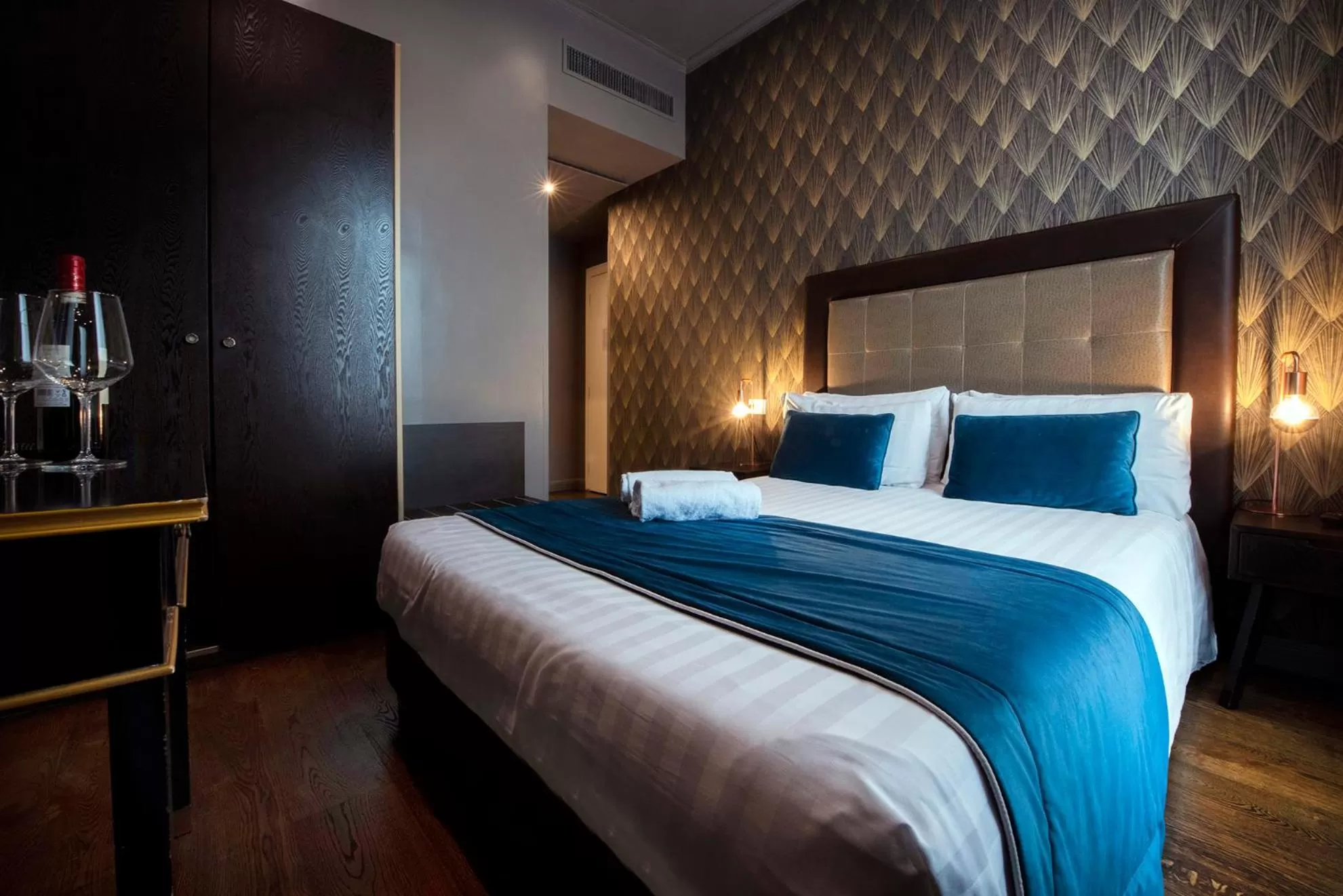 Bed in Hotel 87 eighty-seven - Maison d'Art Collection